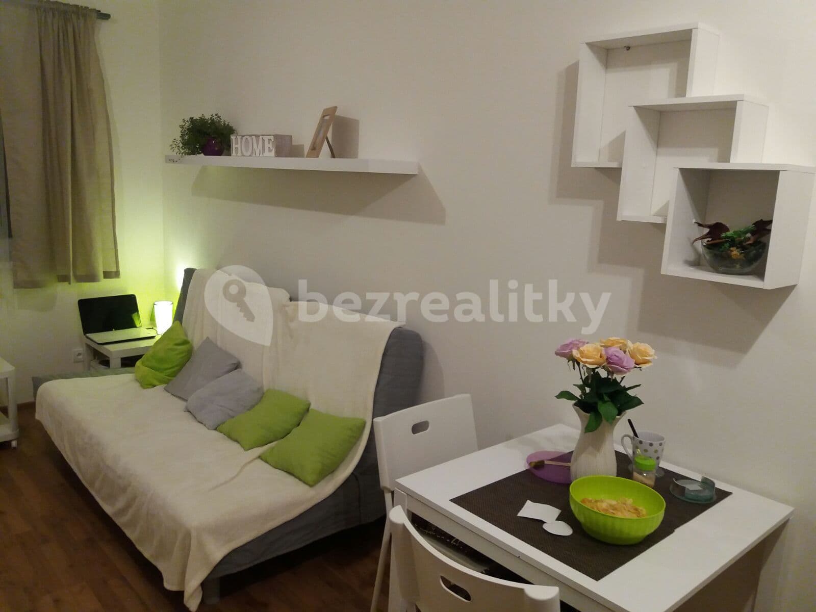 Prenájom bytu 1-izbový 25 m², K Říčanům, Praha, Praha Prenájom bytu 1-izbový 25 m², K Říčanům, Praha, Praha