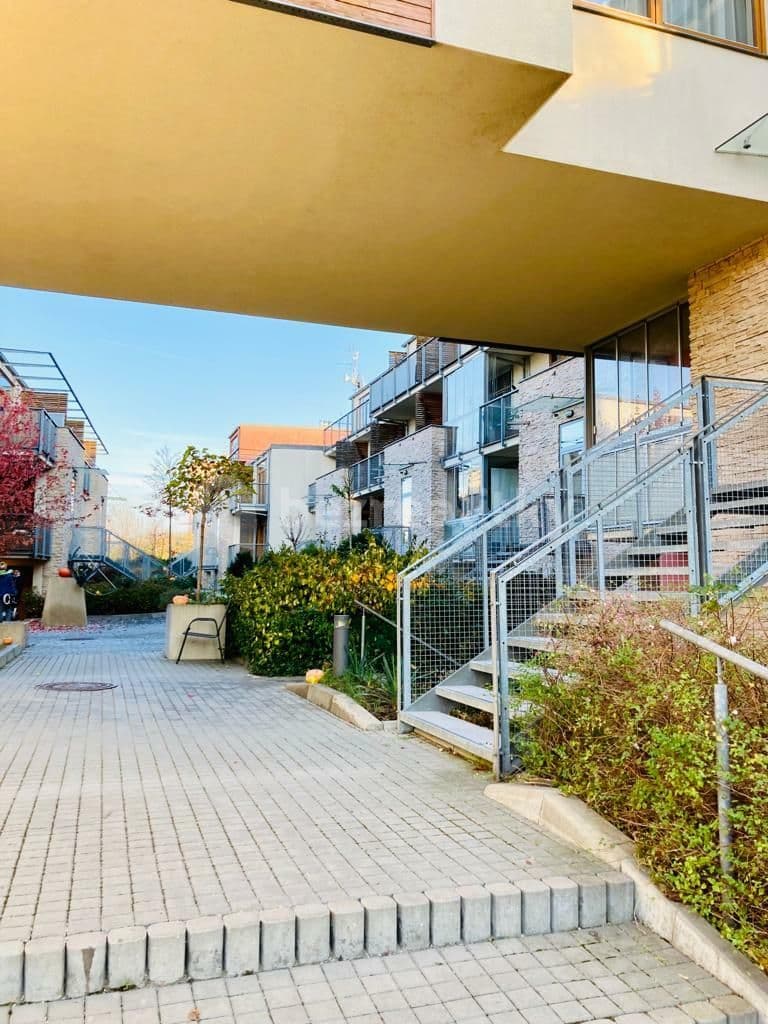 Prenájom bytu 2-izbový 59 m², K Lesu, Praha, Praha Prenájom bytu 2-izbový 59 m², K Lesu, Praha, Praha