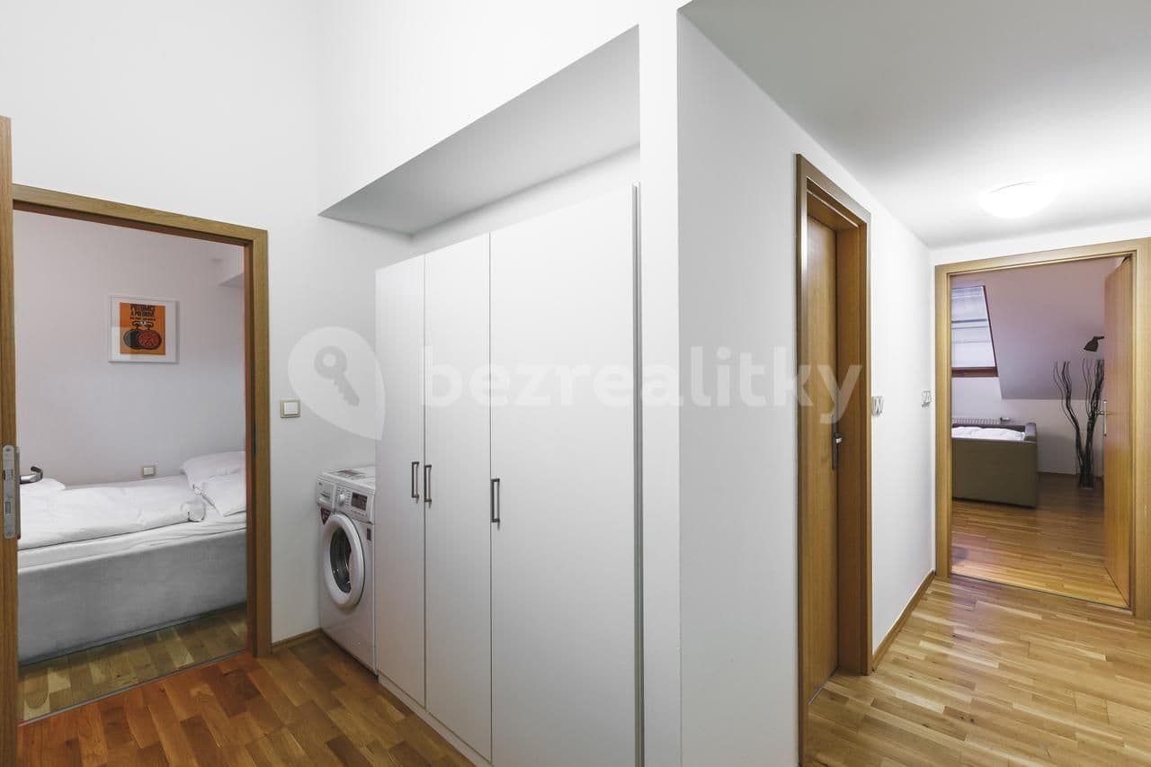 Prenájom bytu 3-izbový 85 m², Štítného, Praha, Praha Prenájom bytu 3-izbový 85 m², Štítného, Praha, Praha