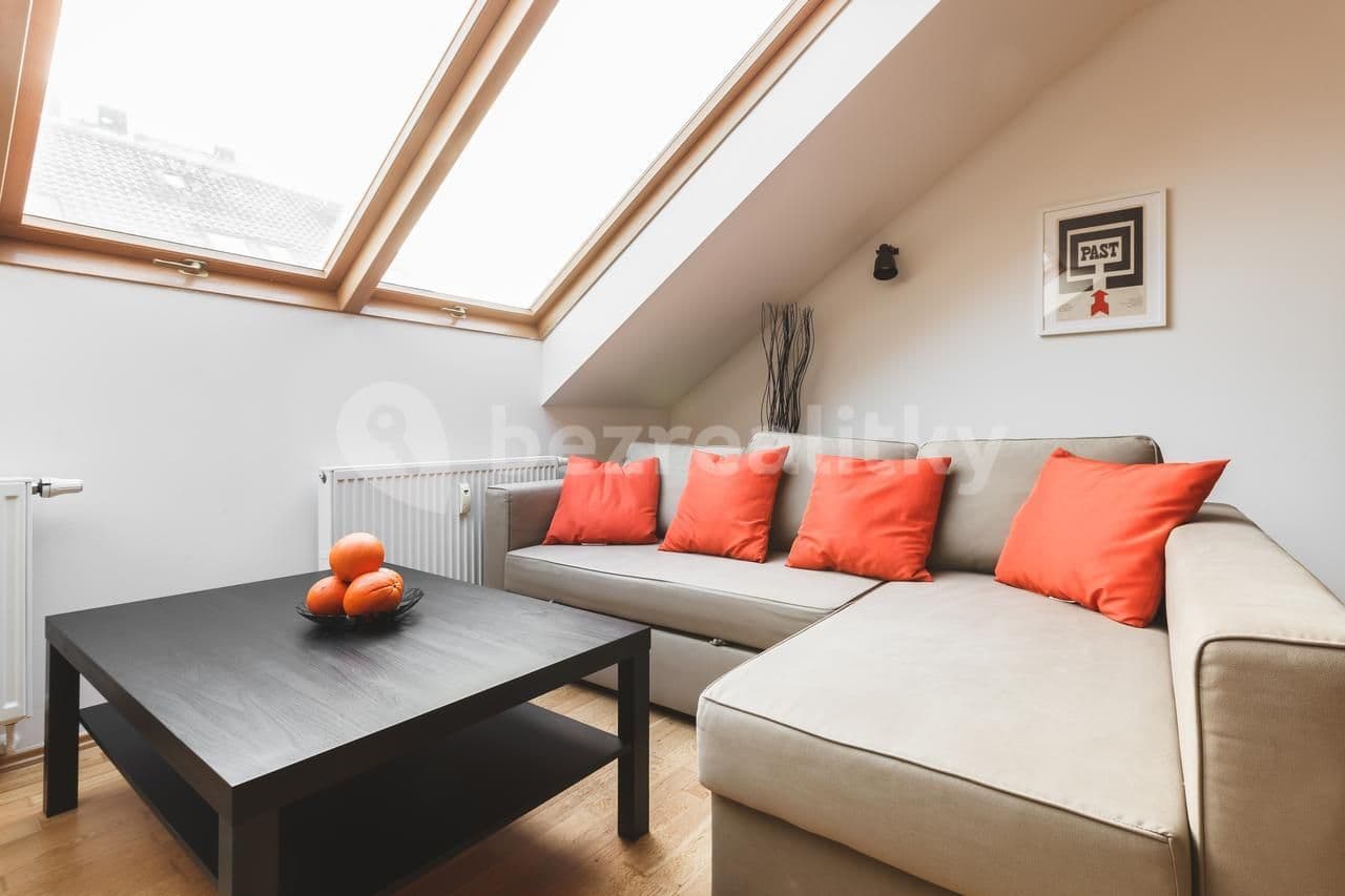 Prenájom bytu 3-izbový 85 m², Štítného, Praha, Praha Prenájom bytu 3-izbový 85 m², Štítného, Praha, Praha