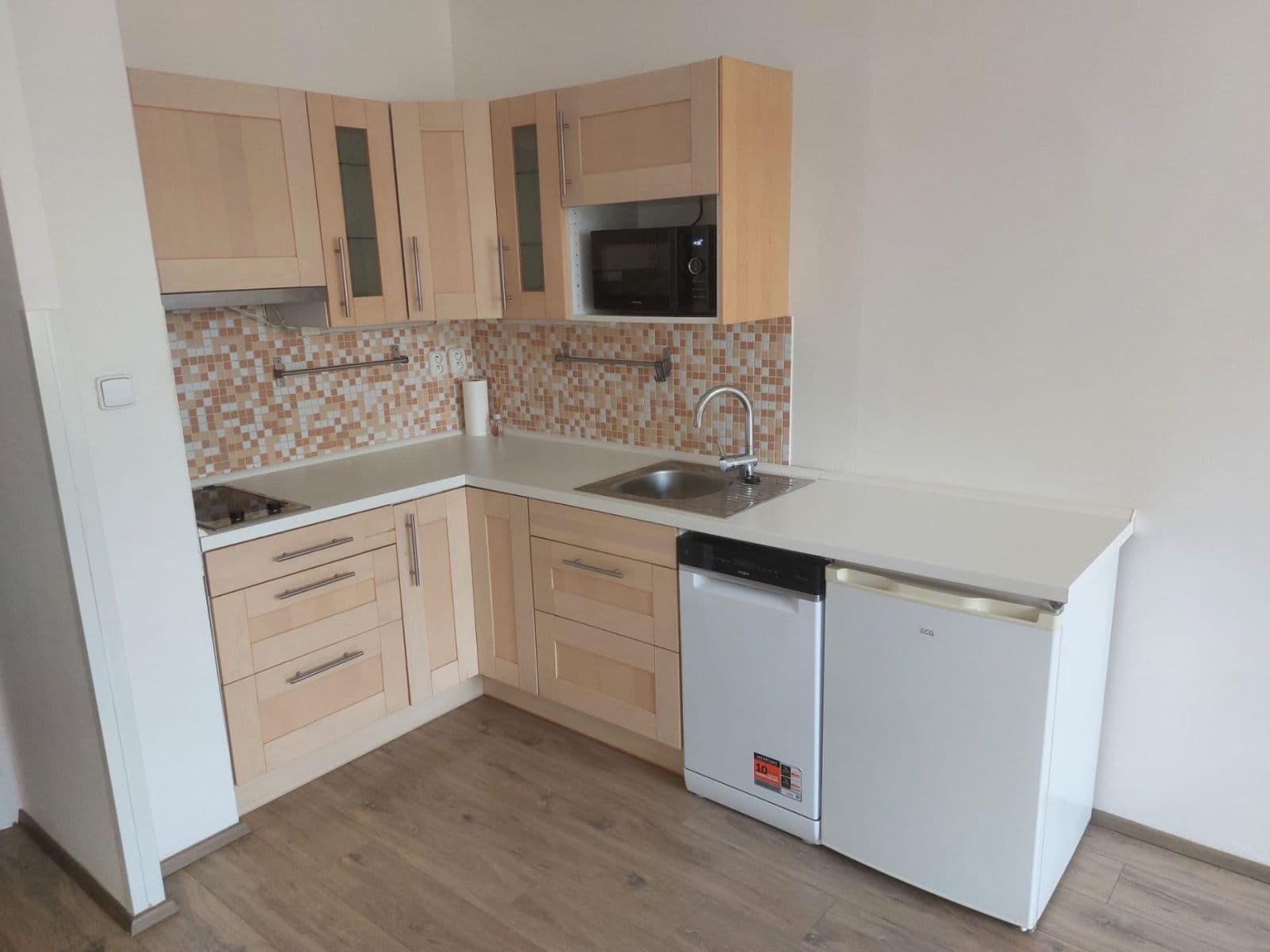 Prenájom bytu 2-izbový 40 m², Leopoldova, Praha, Praha Prenájom bytu 2-izbový 40 m², Leopoldova, Praha, Praha