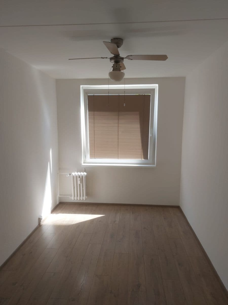Prenájom bytu 2-izbový 40 m², Leopoldova, Praha, Praha Prenájom bytu 2-izbový 40 m², Leopoldova, Praha, Praha