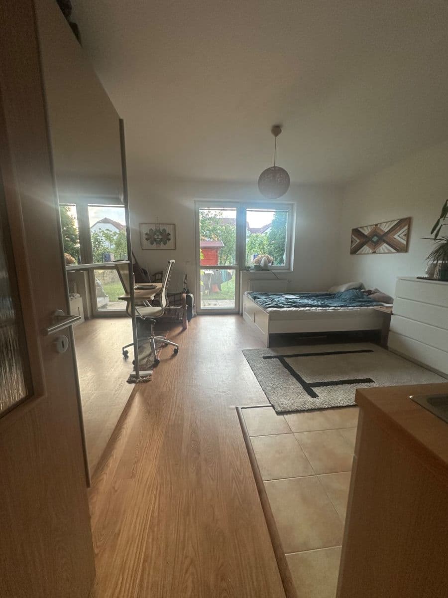 Prenájom bytu 1-izbový 30 m², Švihovská, Praha, Praha Prenájom bytu 1-izbový 30 m², Švihovská, Praha, Praha