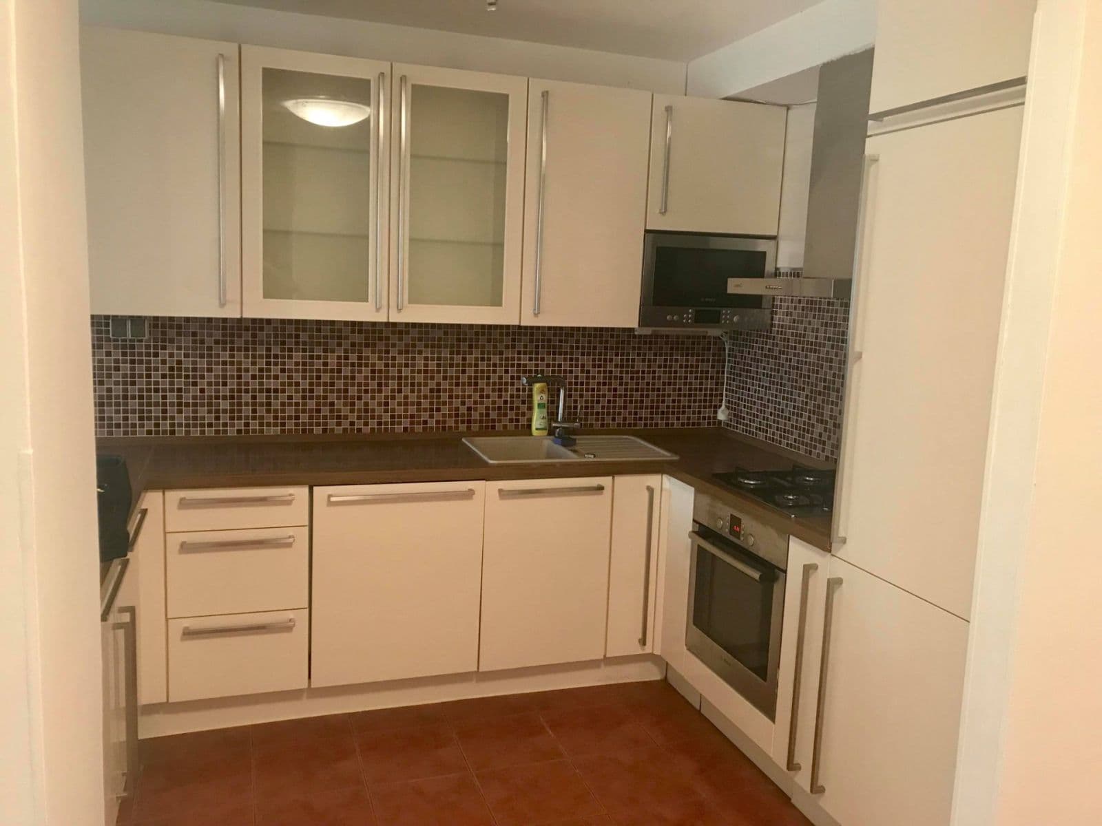 Prenájom bytu 4-izbový 91 m², Klírova, Praha, Praha Prenájom bytu 4-izbový 91 m², Klírova, Praha, Praha