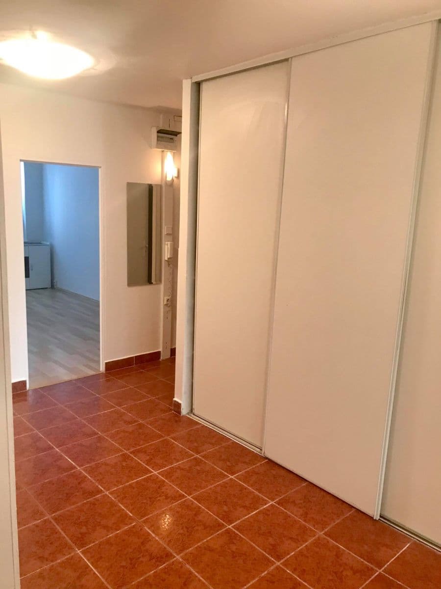 Prenájom bytu 4-izbový 91 m², Klírova, Praha, Praha Prenájom bytu 4-izbový 91 m², Klírova, Praha, Praha