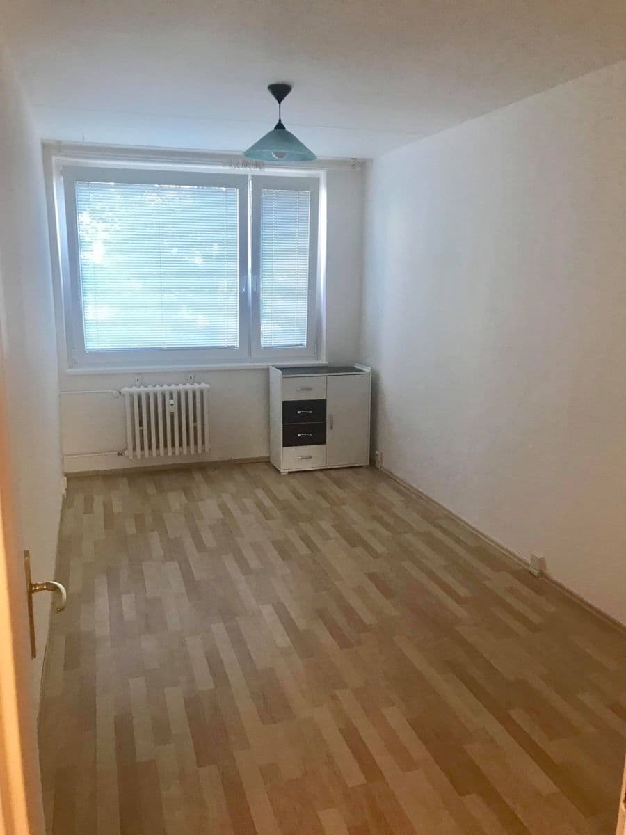 Prenájom bytu 4-izbový 91 m², Klírova, Praha, Praha Prenájom bytu 4-izbový 91 m², Klírova, Praha, Praha