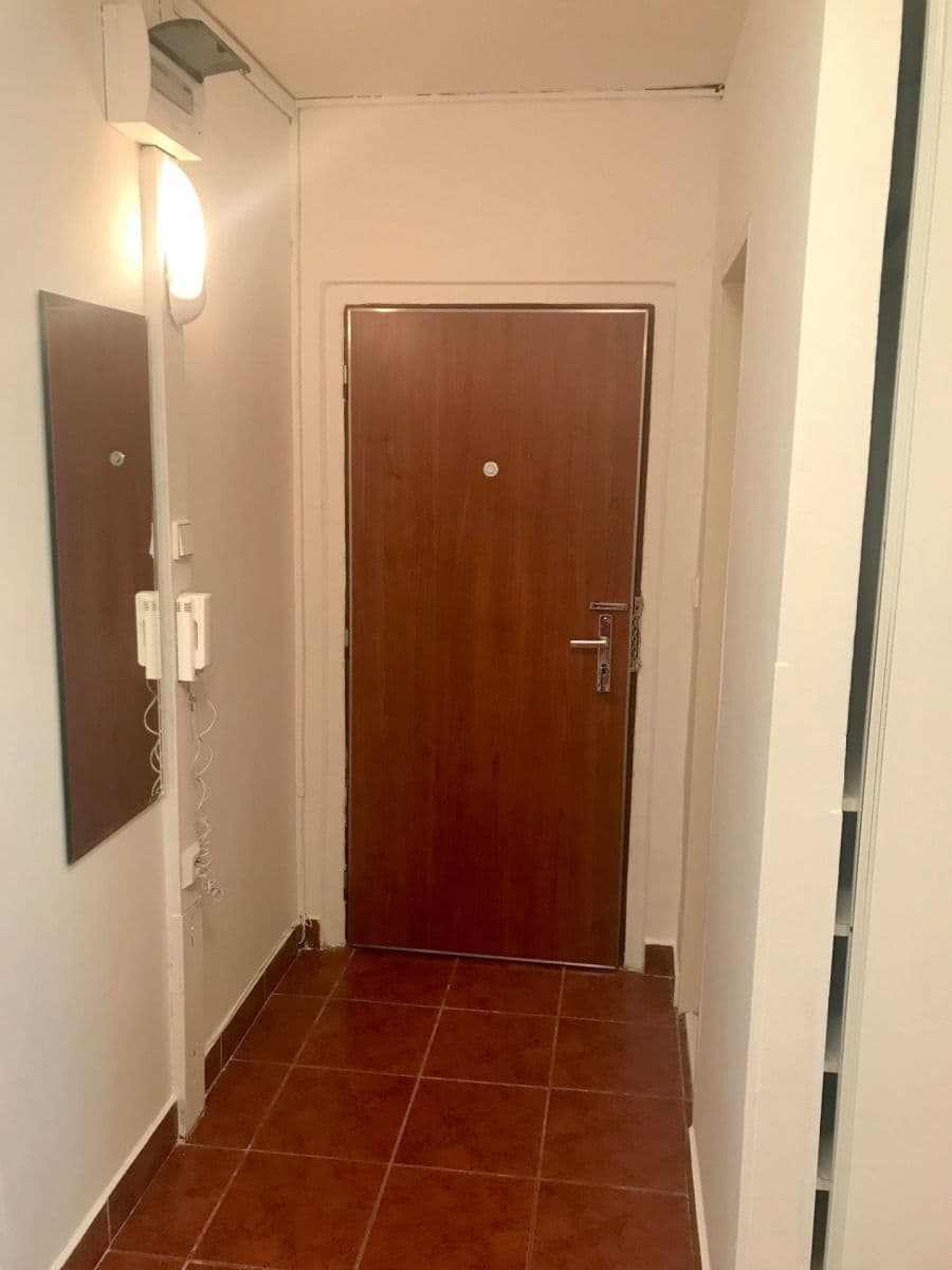 Prenájom bytu 4-izbový 91 m², Klírova, Praha, Praha Prenájom bytu 4-izbový 91 m², Klírova, Praha, Praha