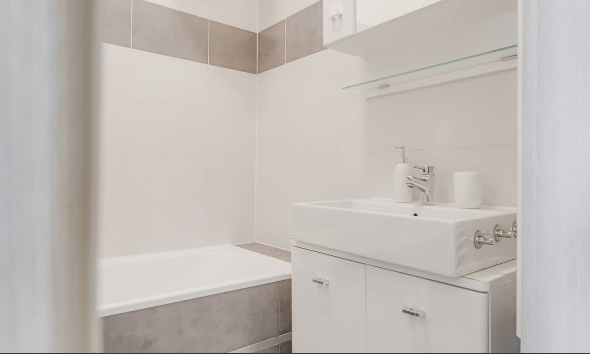 Prenájom bytu 2-izbový 60 m², 5. května, Praha, Praha Prenájom bytu 2-izbový 60 m², 5. května, Praha, Praha