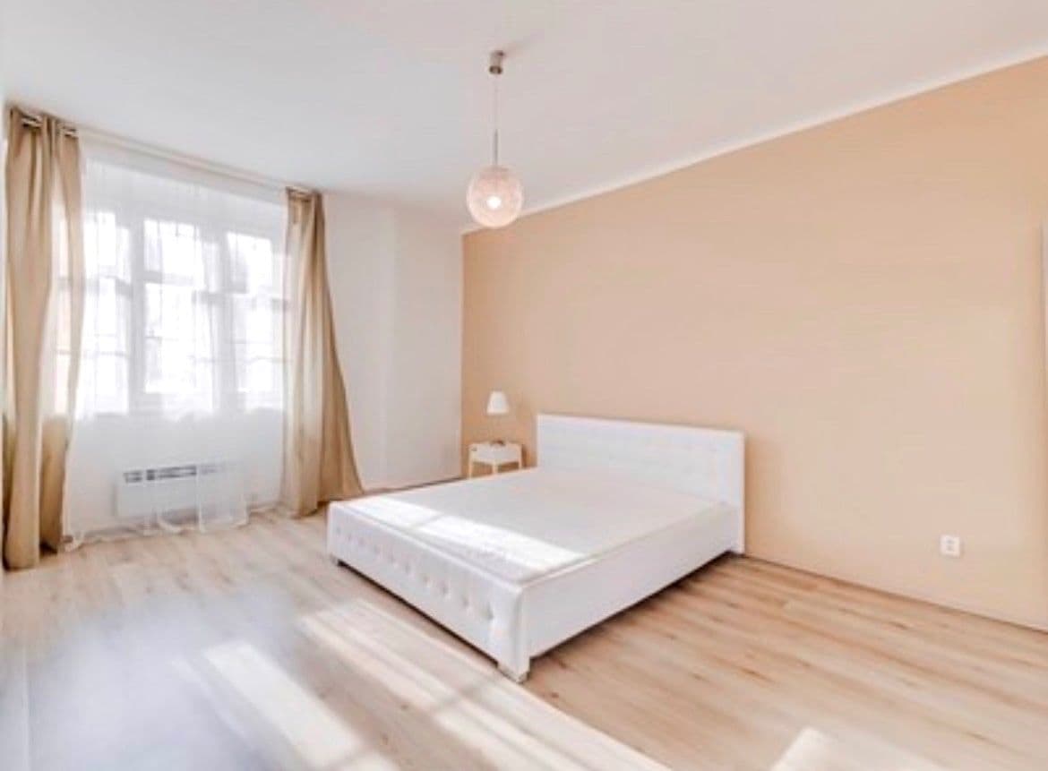 Prenájom bytu 2-izbový 54 m², 5. května, Praha, Praha Prenájom bytu 2-izbový 54 m², 5. května, Praha, Praha