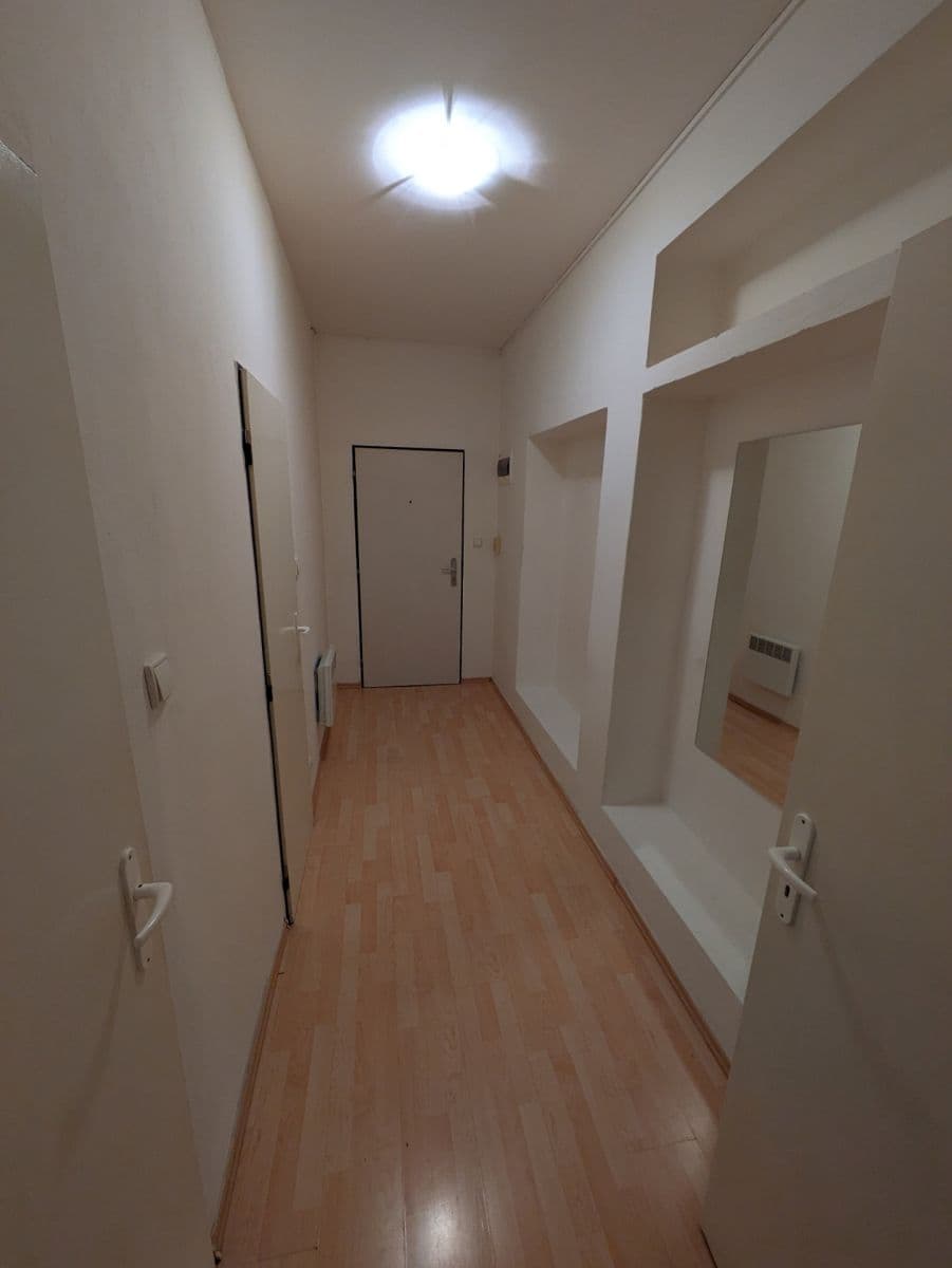 Prenájom bytu 1-izbový 52 m², Lounská, Teplice, Ústecký kraj Prenájom bytu 1-izbový 52 m², Lounská, Teplice, Ústecký kraj