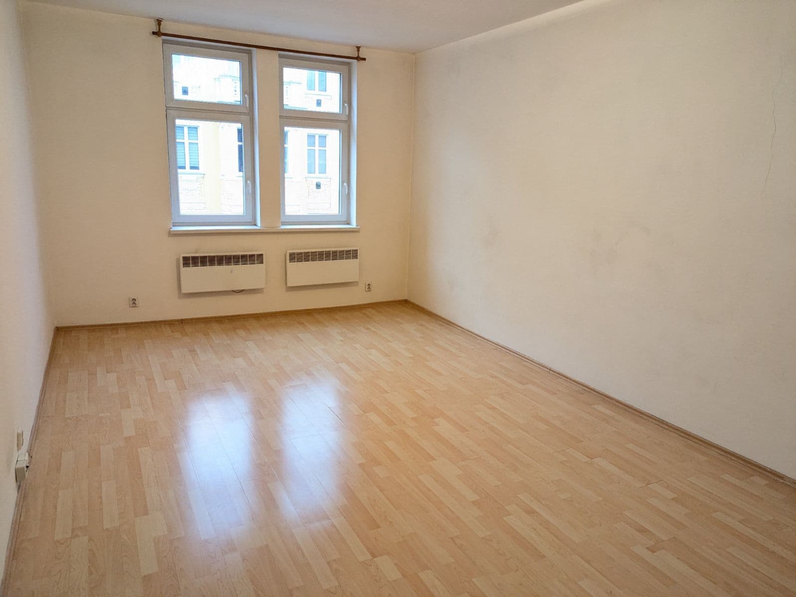 Prenájom bytu 1-izbový 52 m², Lounská, Teplice, Ústecký kraj Prenájom bytu 1-izbový 52 m², Lounská, Teplice, Ústecký kraj
