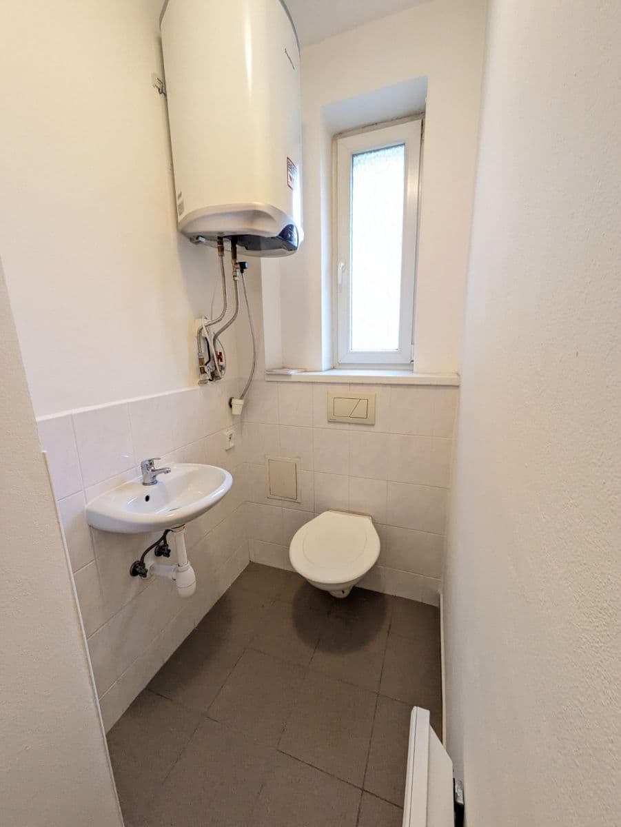 Prenájom bytu 1-izbový 52 m², Lounská, Teplice, Ústecký kraj Prenájom bytu 1-izbový 52 m², Lounská, Teplice, Ústecký kraj