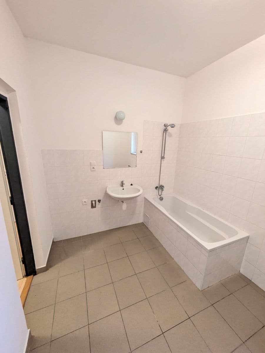 Prenájom bytu 1-izbový 52 m², Lounská, Teplice, Ústecký kraj Prenájom bytu 1-izbový 52 m², Lounská, Teplice, Ústecký kraj