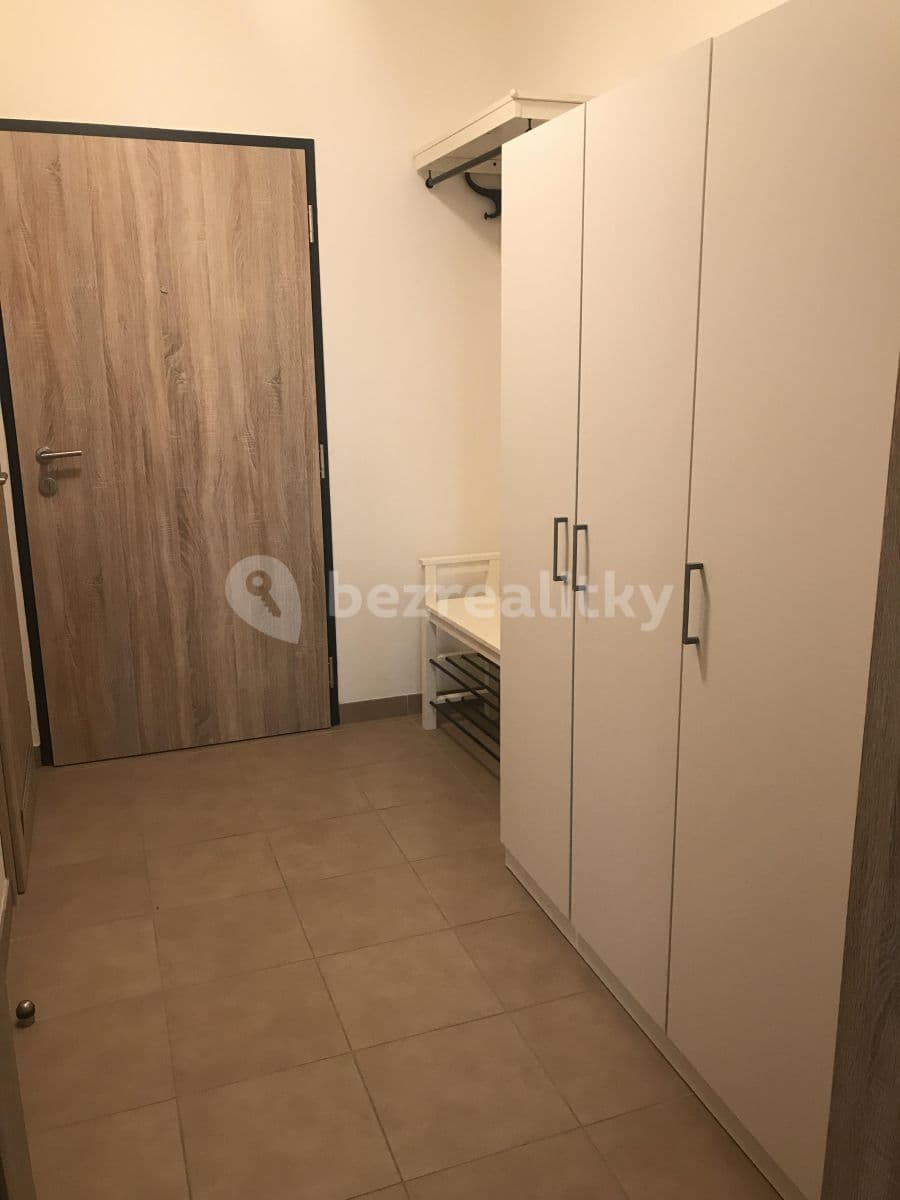 Prenájom bytu 1-izbový 35 m², Praha, Praha Prenájom bytu 1-izbový 35 m², Praha, Praha