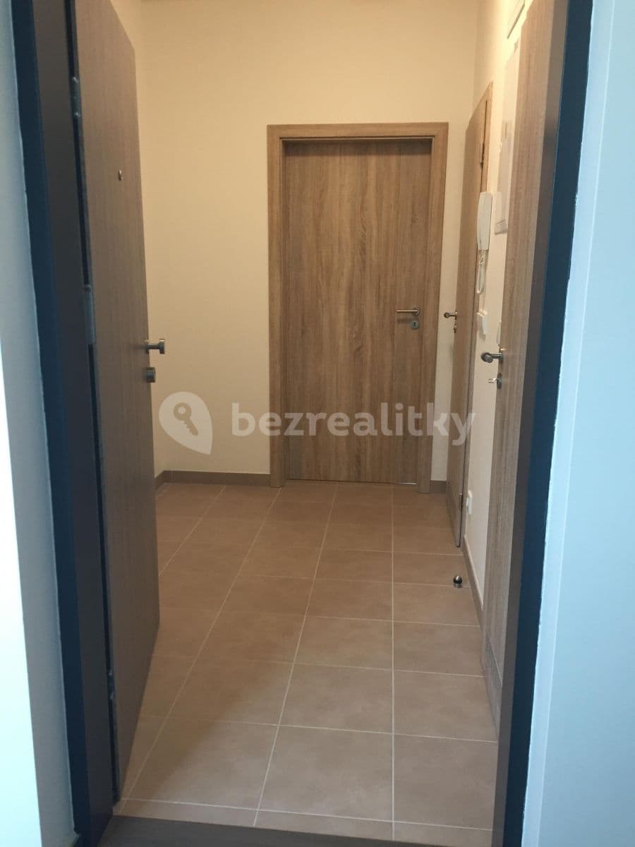 Prenájom bytu 1-izbový 35 m², Praha, Praha Prenájom bytu 1-izbový 35 m², Praha, Praha