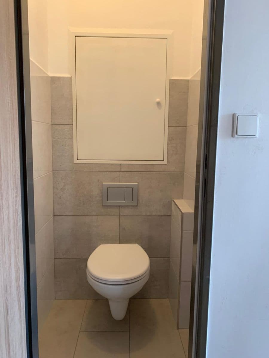 Prenájom bytu Garsoniéra 38 m², Běchorská, Praha, Praha Prenájom bytu Garsoniéra 38 m², Běchorská, Praha, Praha