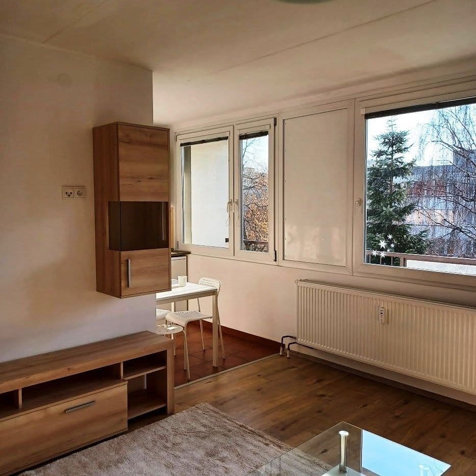 Prenájom bytu 1-izbový 29 m², Hanusova, Praha, Praha Prenájom bytu 1-izbový 29 m², Hanusova, Praha, Praha