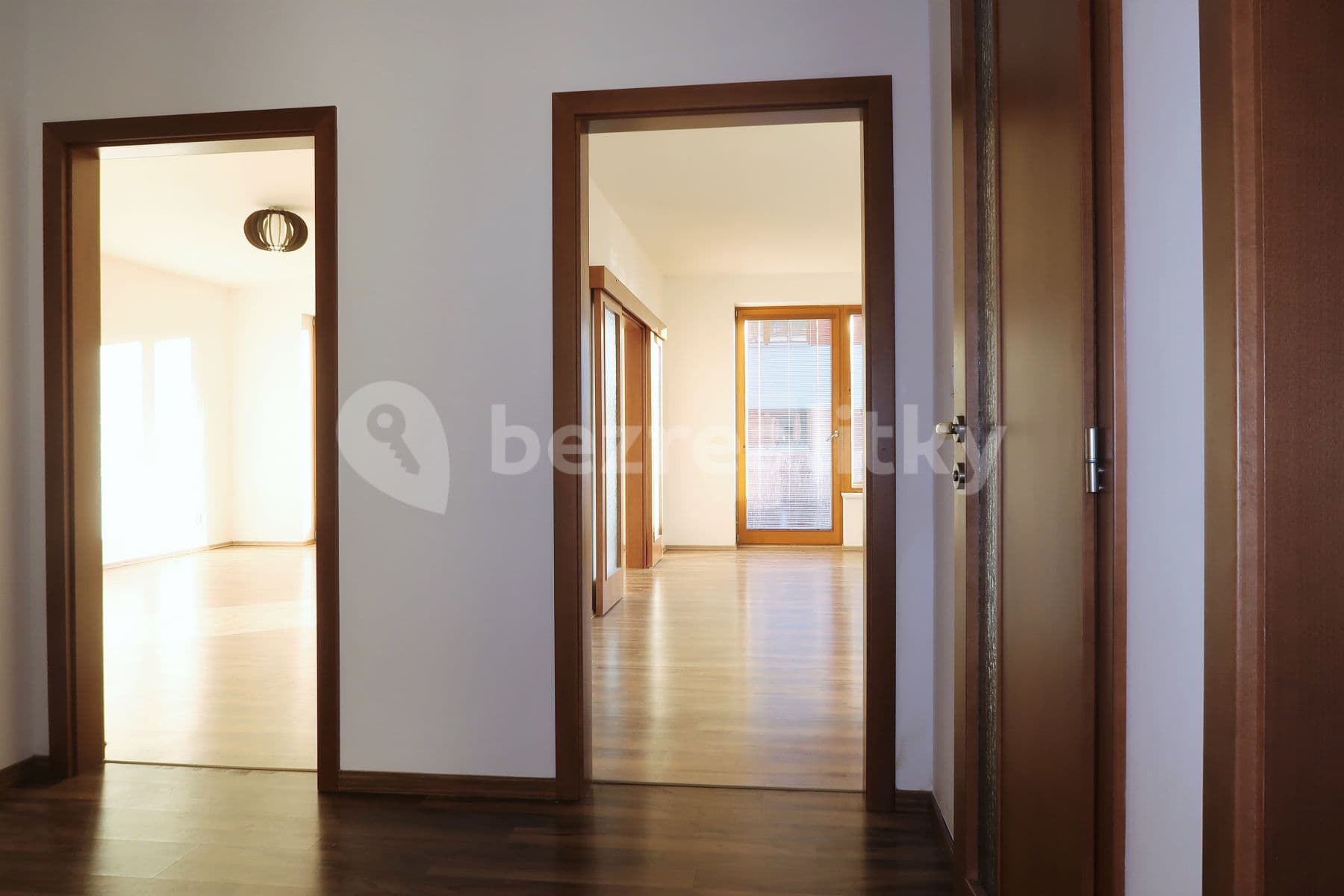 Prenájom bytu 3-izbový 126 m², Jezerůvky, Brno, Jihomoravský kraj Prenájom bytu 3-izbový 126 m², Jezerůvky, Brno, Jihomoravský kraj