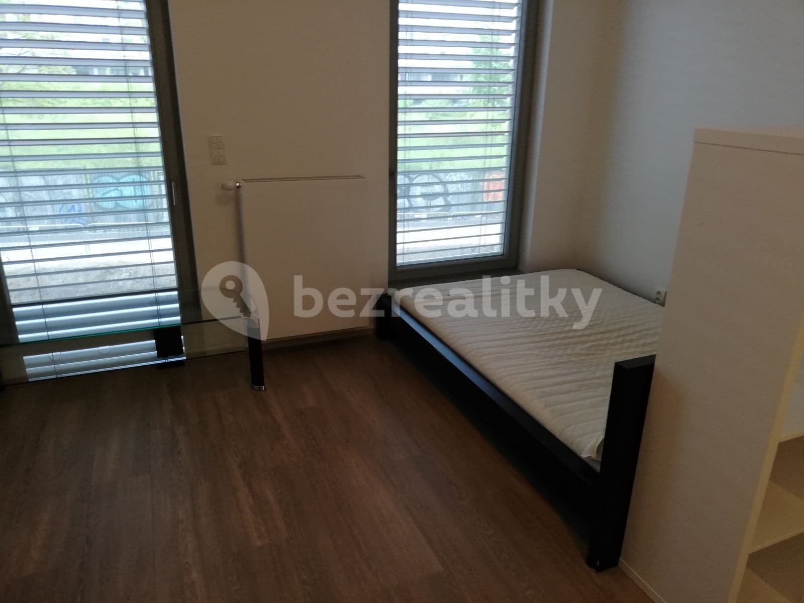 Prenájom bytu 1-izbový 31 m², Koněvova, Praha, Praha Prenájom bytu 1-izbový 31 m², Koněvova, Praha, Praha