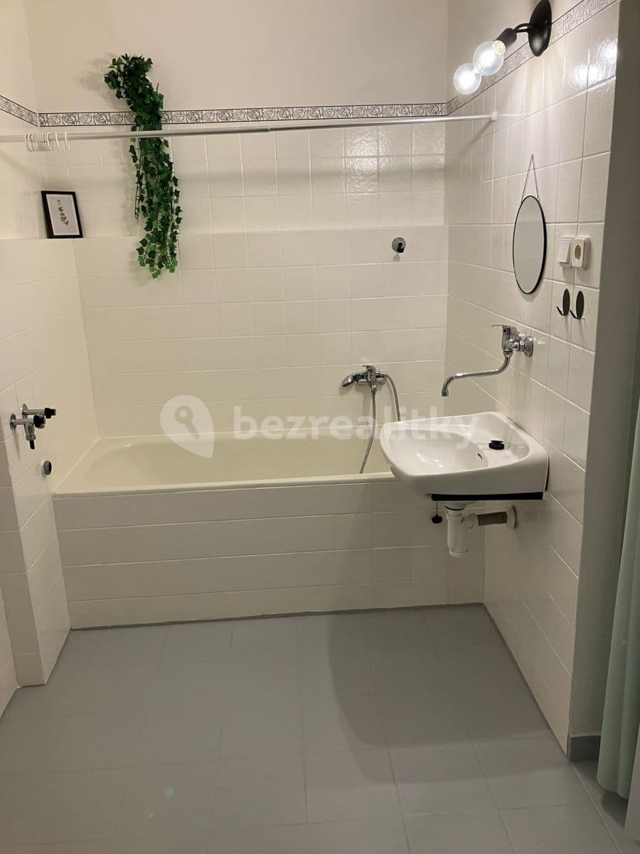 Prenájom bytu 2-izbový 67 m², Kremličkova, Praha, Praha Prenájom bytu 2-izbový 67 m², Kremličkova, Praha, Praha