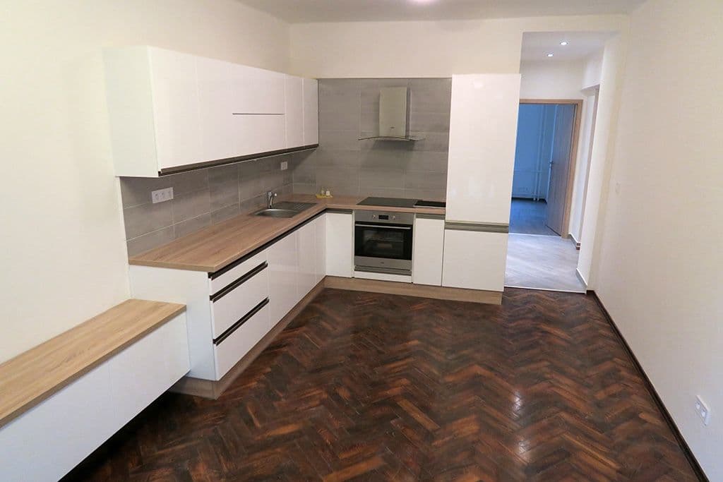 Prenájom bytu 3-izbový 62 m², Jakutská, Praha, Praha Prenájom bytu 3-izbový 62 m², Jakutská, Praha, Praha