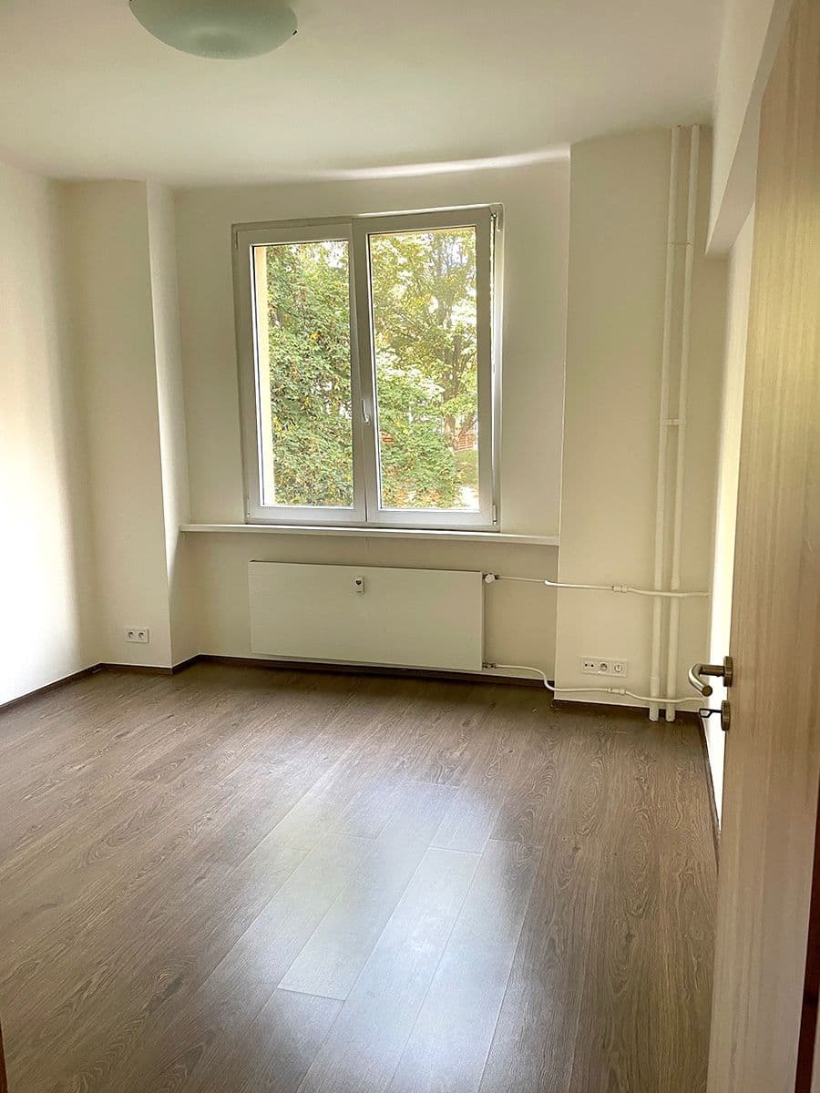 Prenájom bytu 3-izbový 62 m², Jakutská, Praha, Praha Prenájom bytu 3-izbový 62 m², Jakutská, Praha, Praha