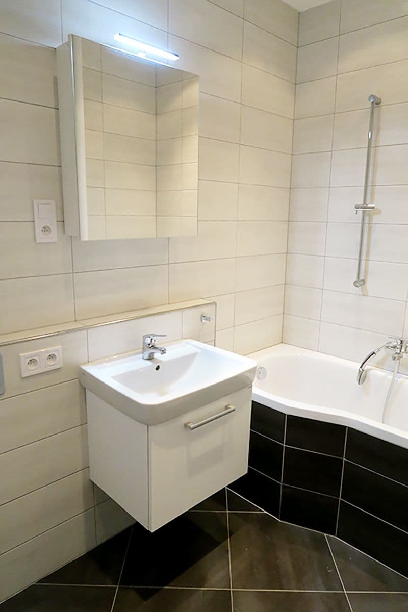 Prenájom bytu 3-izbový 62 m², Jakutská, Praha, Praha Prenájom bytu 3-izbový 62 m², Jakutská, Praha, Praha