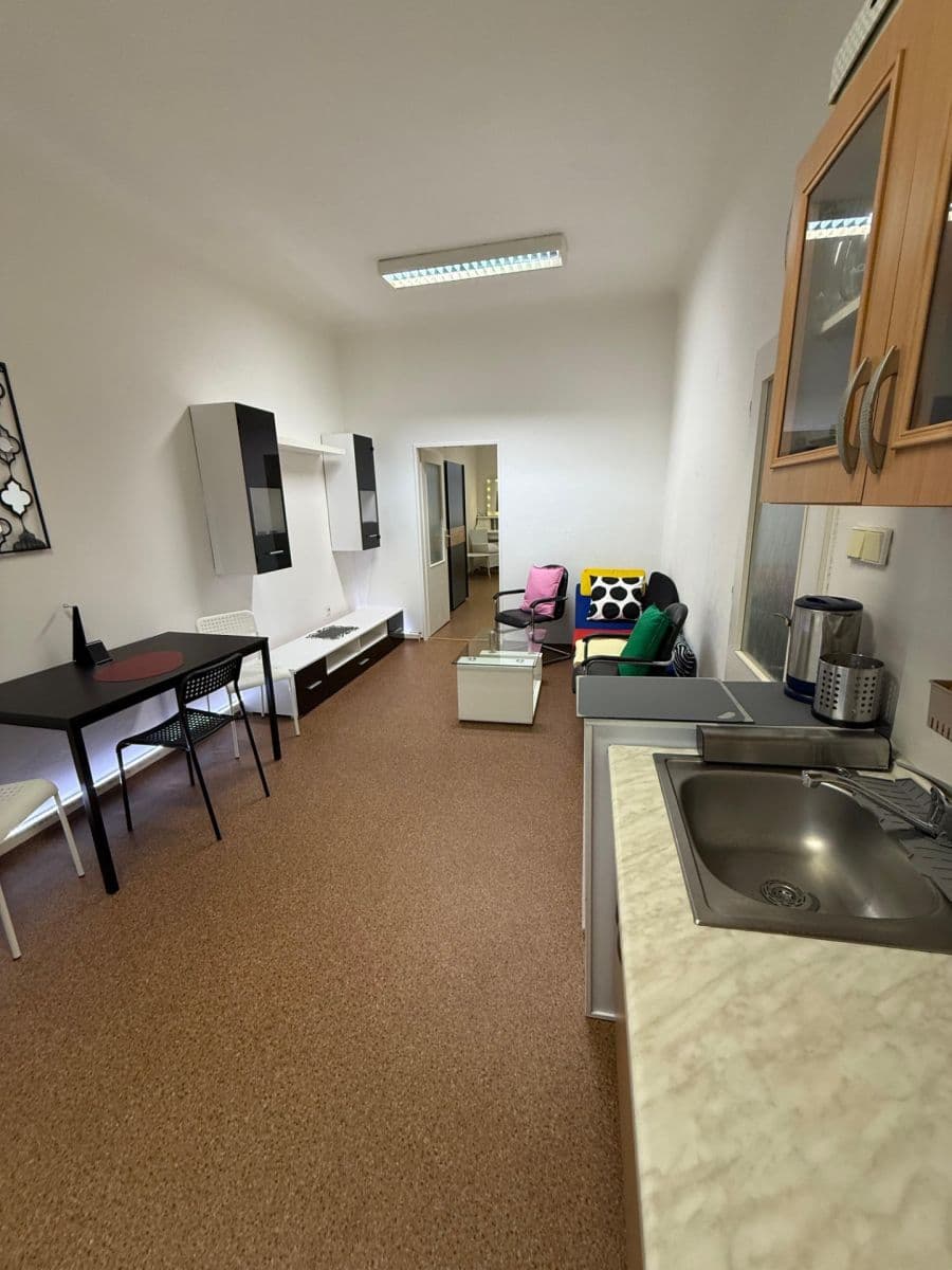 Prenájom bytu 2-izbový 70 m², Koterovská, Plzeň, Plzeňský kraj Prenájom bytu 2-izbový 70 m², Koterovská, Plzeň, Plzeňský kraj