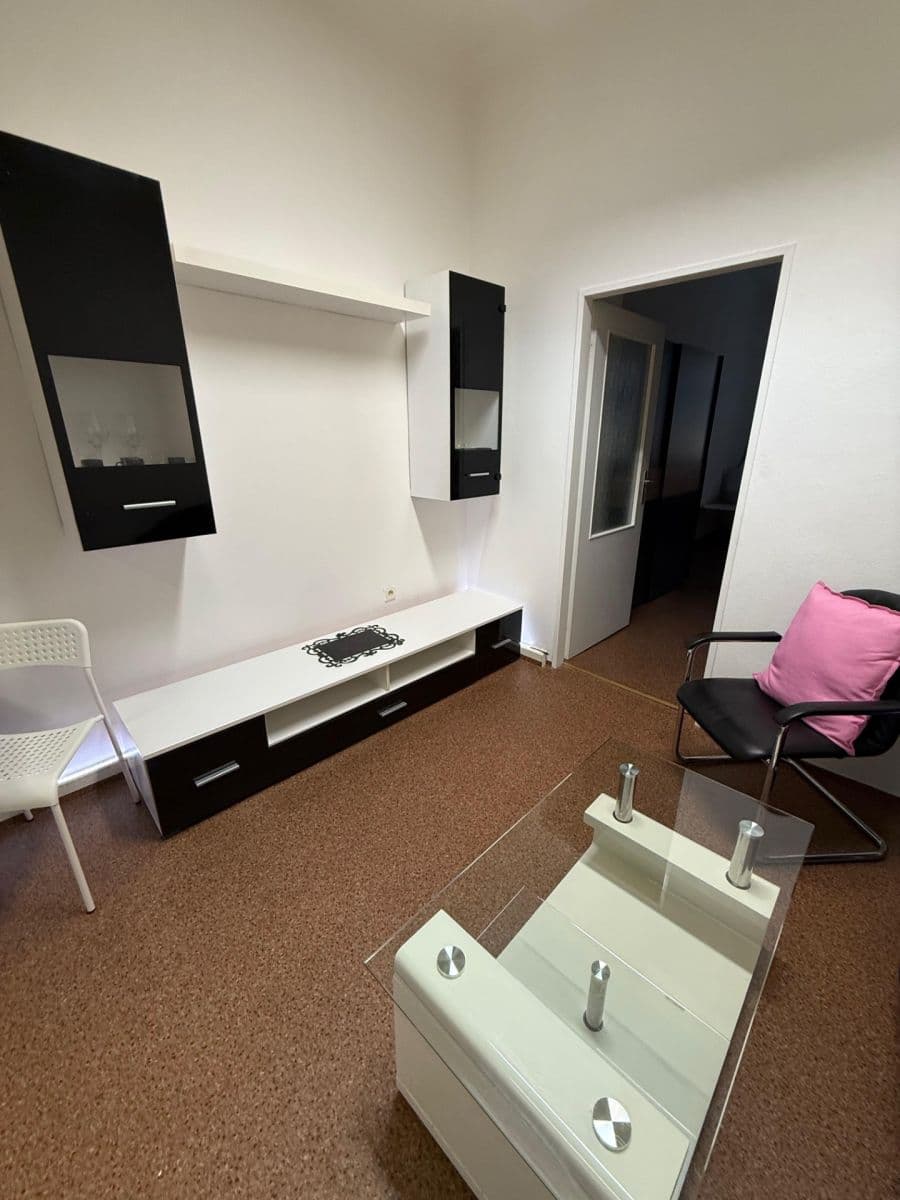Prenájom bytu 2-izbový 70 m², Koterovská, Plzeň, Plzeňský kraj Prenájom bytu 2-izbový 70 m², Koterovská, Plzeň, Plzeňský kraj