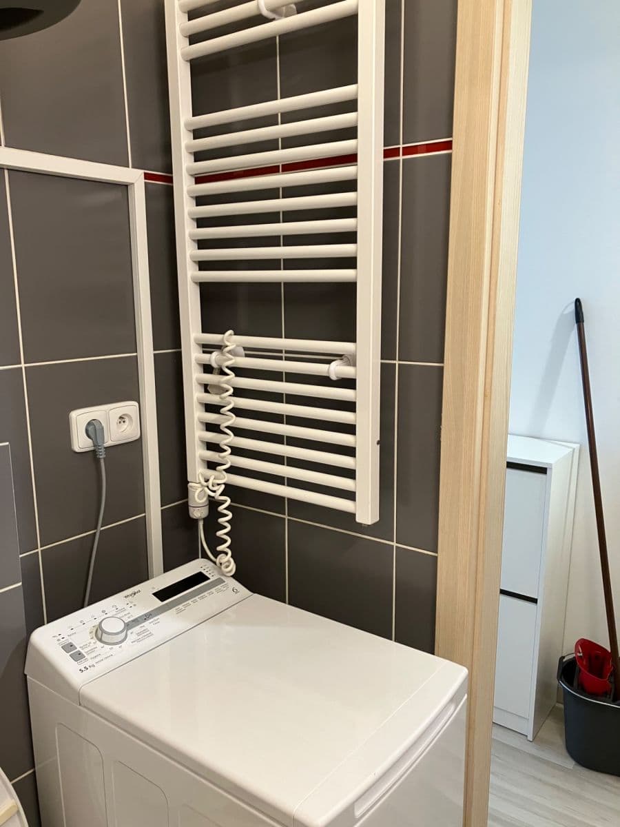 Prenájom bytu 1-izbový 33 m², Bubenská, Praha, Praha Prenájom bytu 1-izbový 33 m², Bubenská, Praha, Praha
