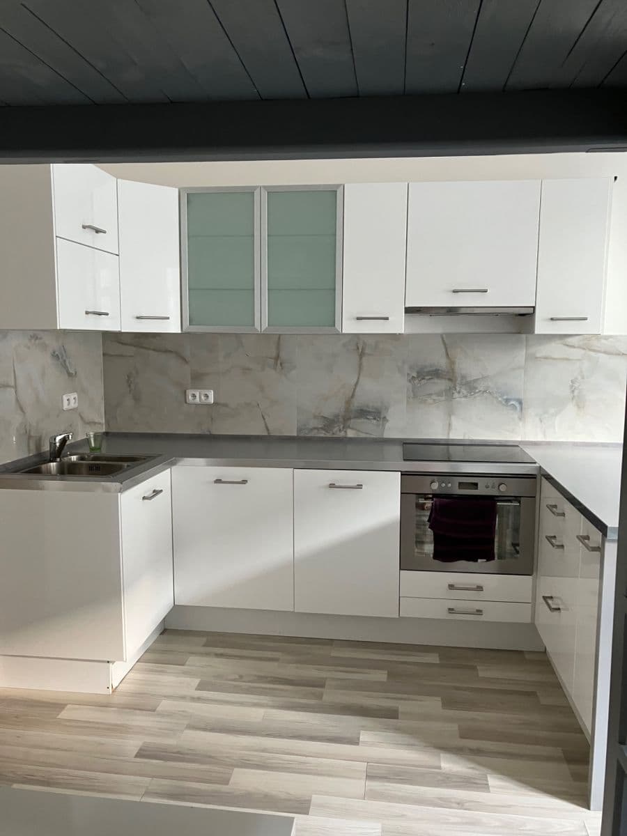 Prenájom bytu 1-izbový 33 m², Bubenská, Praha, Praha Prenájom bytu 1-izbový 33 m², Bubenská, Praha, Praha