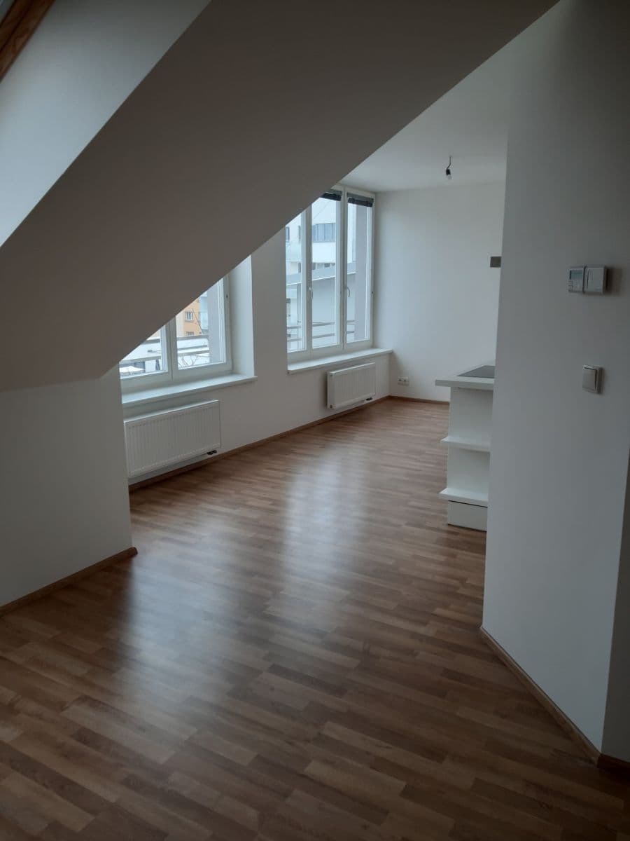Prenájom bytu 1-izbový 37 m², Drahobejlova, Praha, Praha Prenájom bytu 1-izbový 37 m², Drahobejlova, Praha, Praha