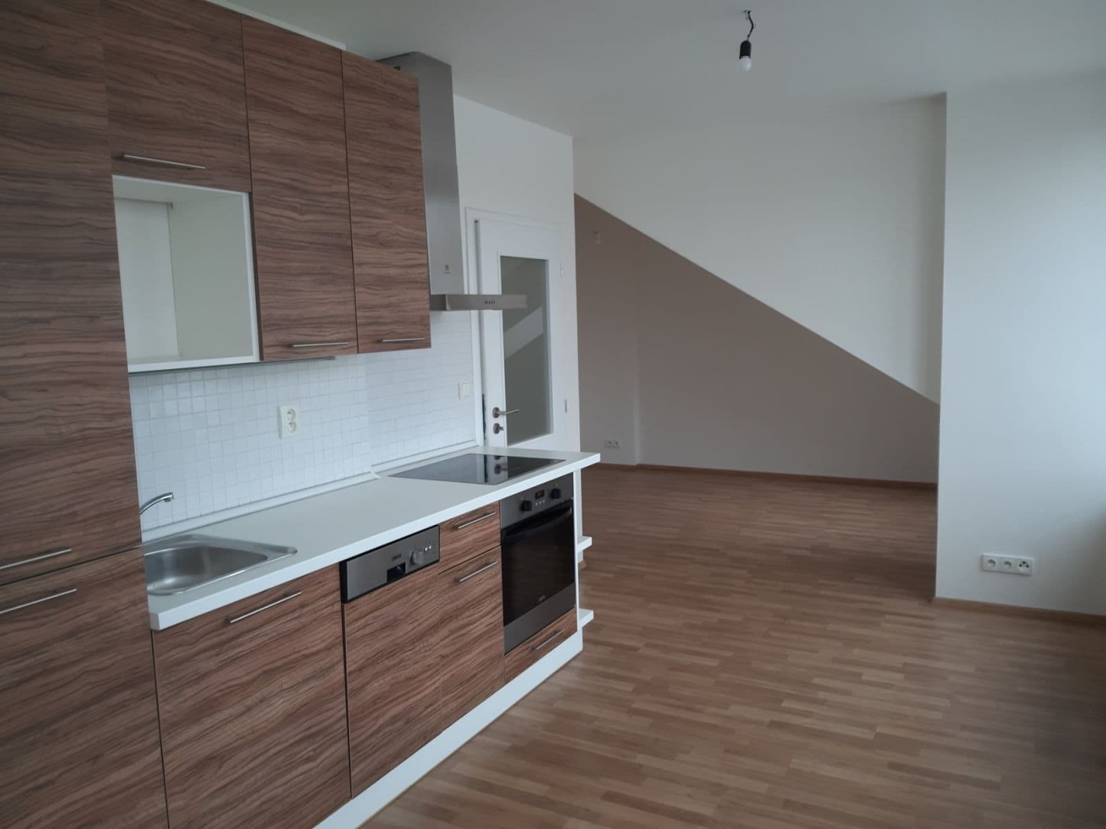 Prenájom bytu 1-izbový 37 m², Drahobejlova, Praha, Praha Prenájom bytu 1-izbový 37 m², Drahobejlova, Praha, Praha