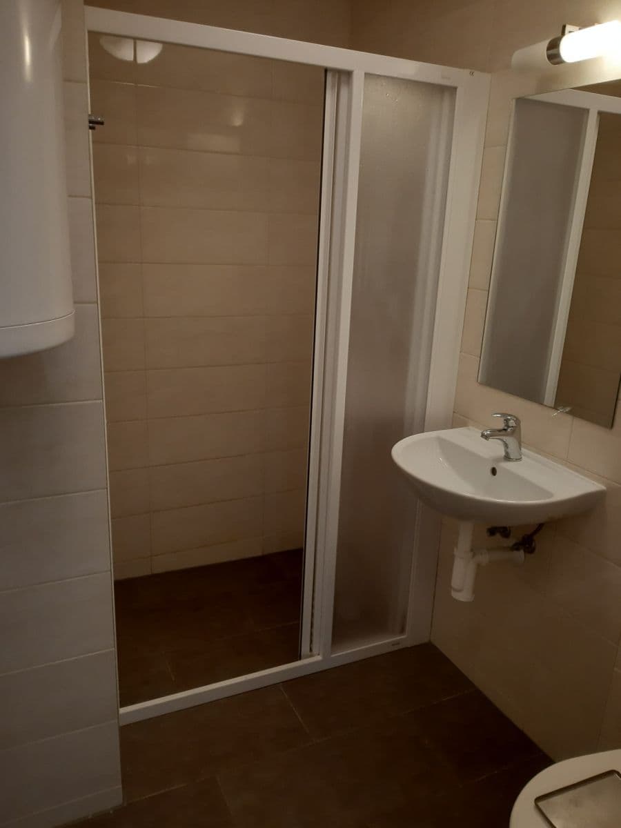 Prenájom bytu 1-izbový 37 m², Drahobejlova, Praha, Praha Prenájom bytu 1-izbový 37 m², Drahobejlova, Praha, Praha