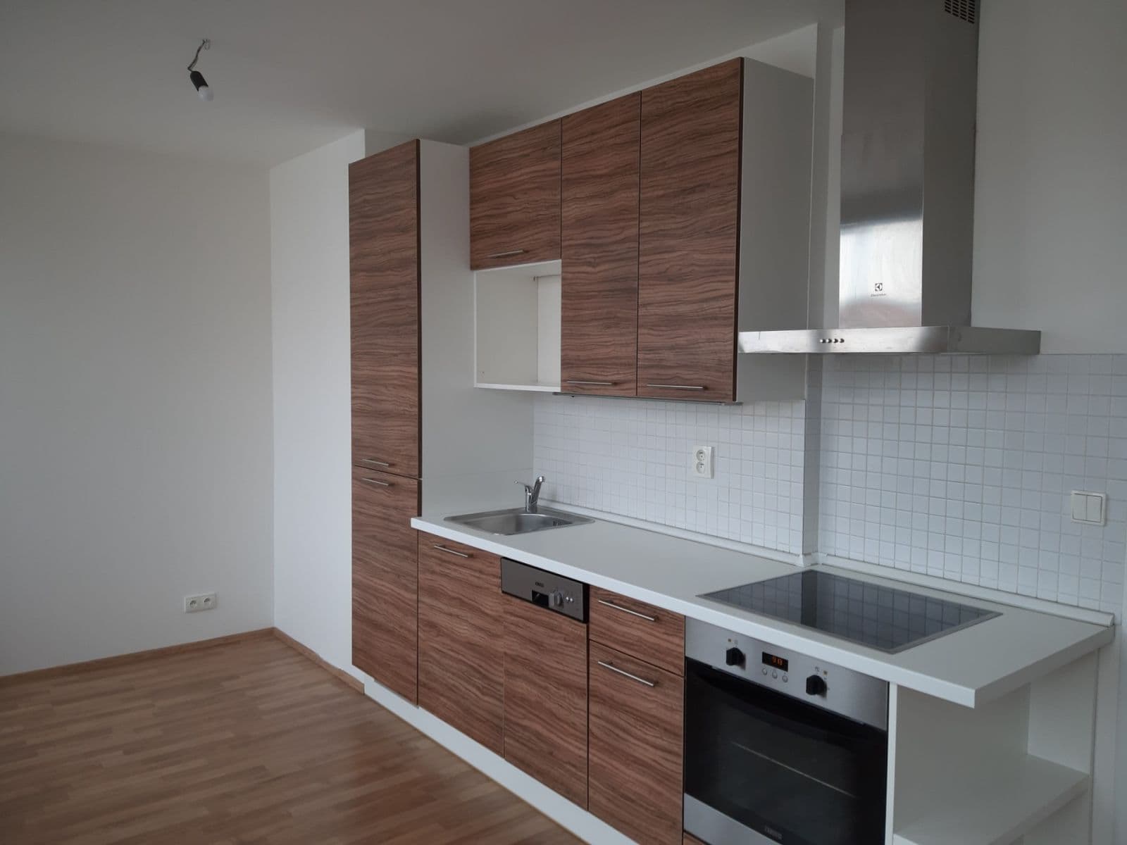 Prenájom bytu 1-izbový 37 m², Drahobejlova, Praha, Praha Prenájom bytu 1-izbový 37 m², Drahobejlova, Praha, Praha