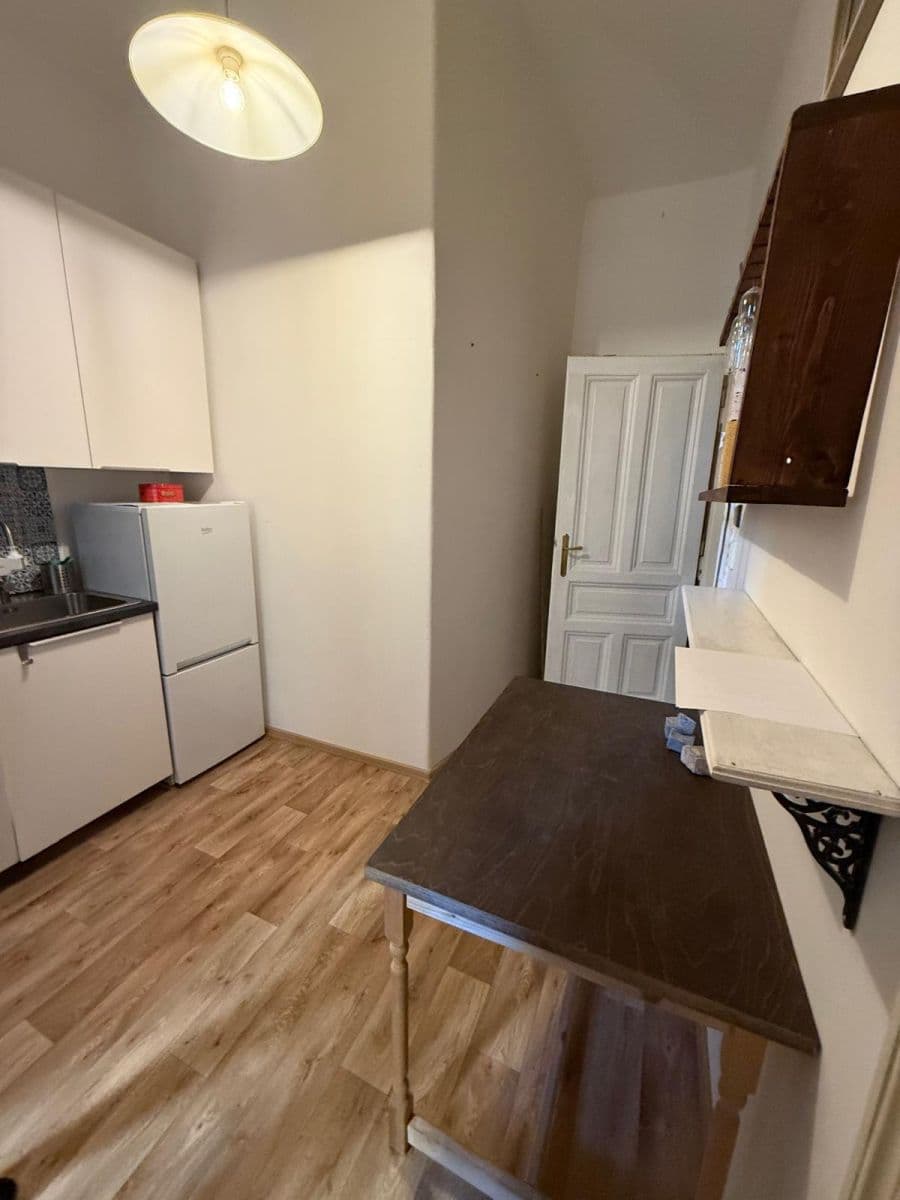 Prenájom bytu 1-izbový 37 m², Na Výtoni, Praha, Praha Prenájom bytu 1-izbový 37 m², Na Výtoni, Praha, Praha