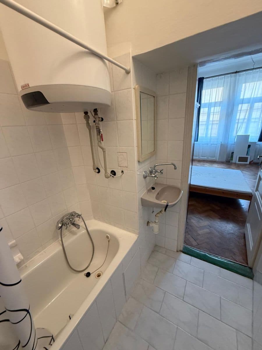 Prenájom bytu 1-izbový 37 m², Na Výtoni, Praha, Praha Prenájom bytu 1-izbový 37 m², Na Výtoni, Praha, Praha