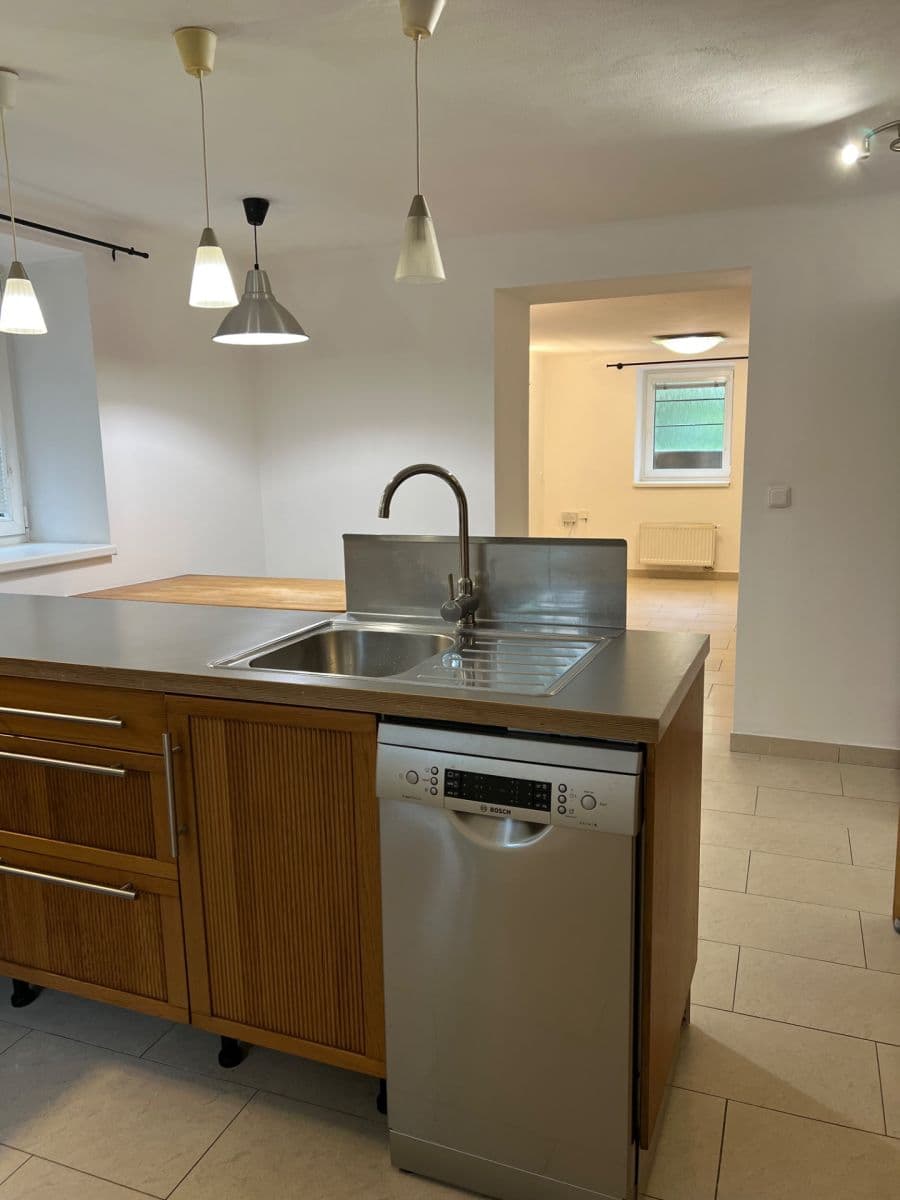 Prenájom bytu 2-izbový 50 m², Tomická, Praha, Praha Prenájom bytu 2-izbový 50 m², Tomická, Praha, Praha