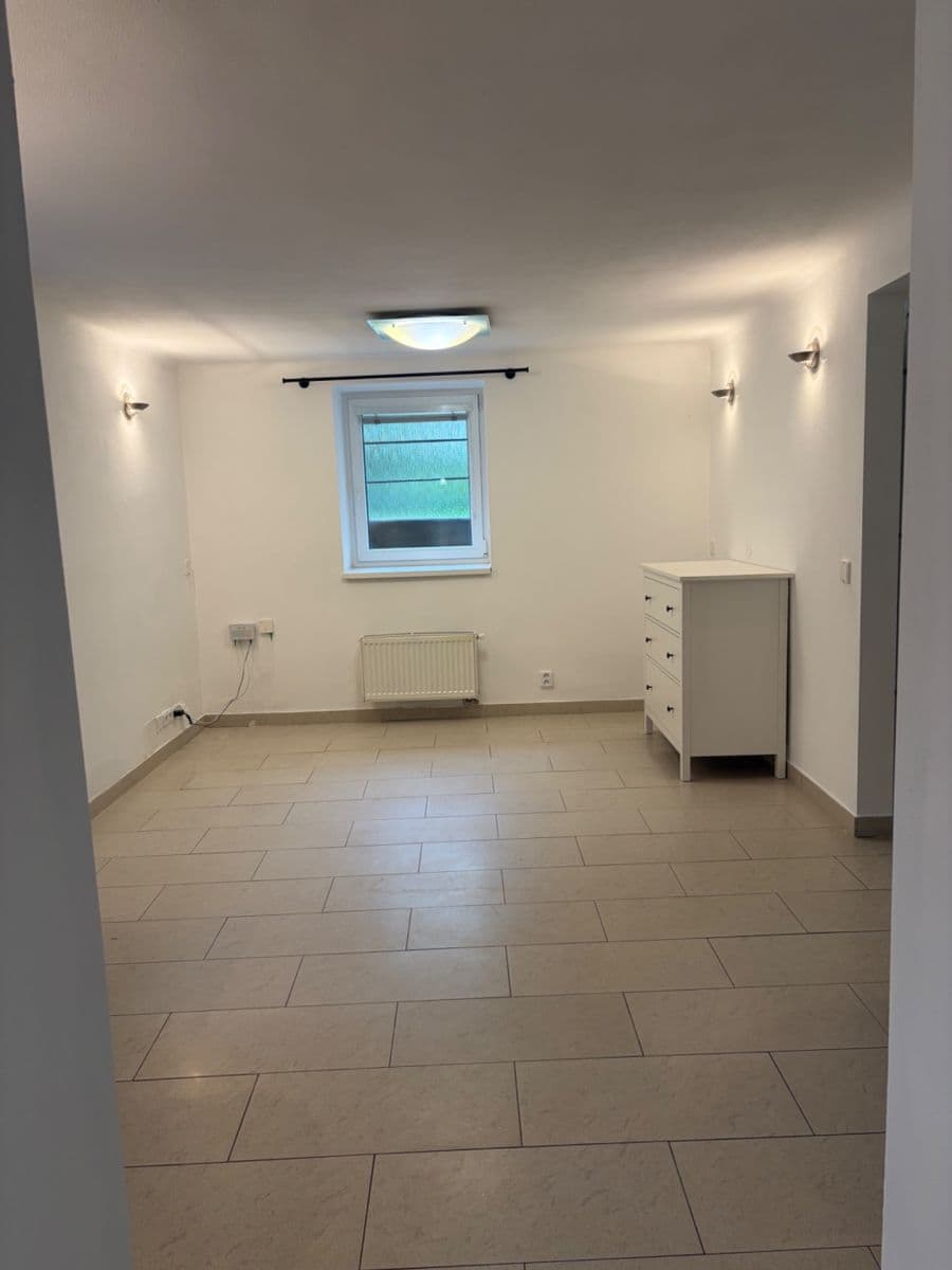 Prenájom bytu 2-izbový 50 m², Tomická, Praha, Praha Prenájom bytu 2-izbový 50 m², Tomická, Praha, Praha