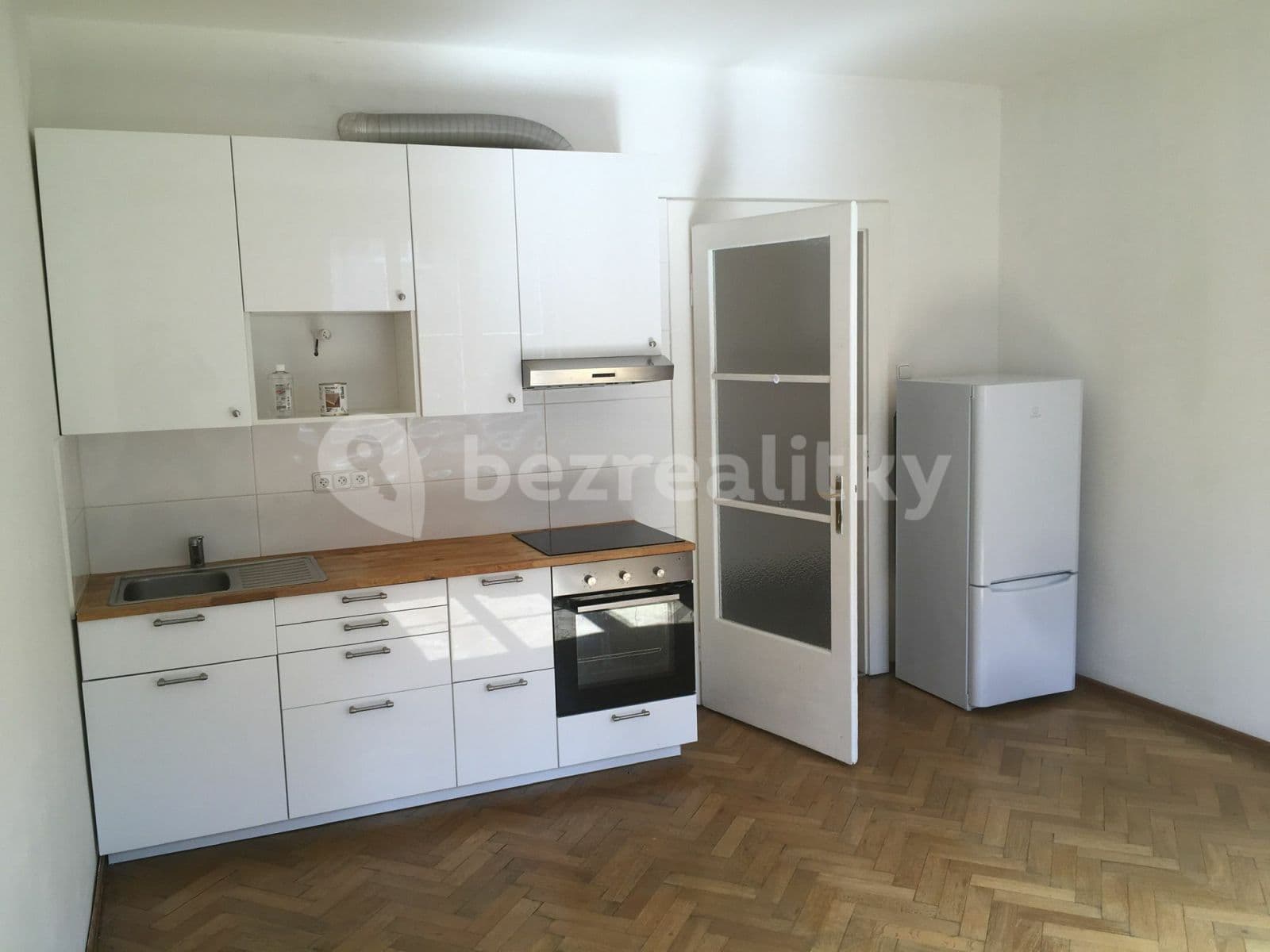 Prenájom bytu 2-izbový 55 m², Kouřimská, Praha, Praha Prenájom bytu 2-izbový 55 m², Kouřimská, Praha, Praha