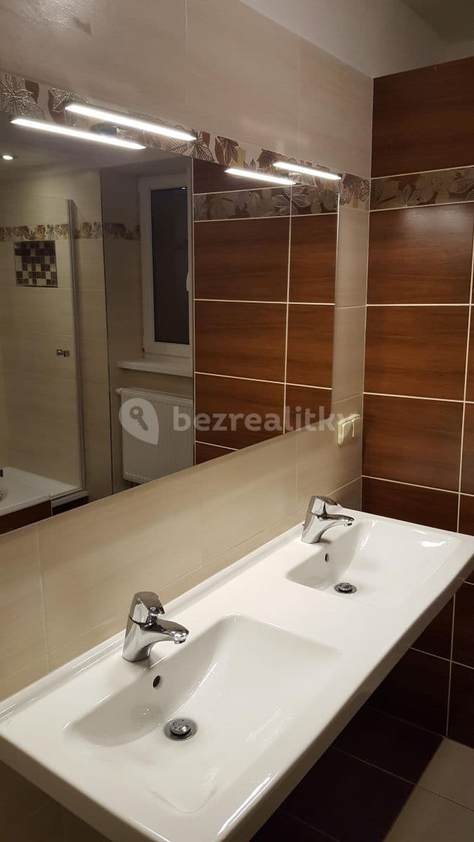 Prenájom bytu 3-izbový 72 m², Maxe Švabinského, Frýdek-Místek, Moravskoslezský kraj Prenájom bytu 3-izbový 72 m², Maxe Švabinského, Frýdek-Místek, Moravskoslezský kraj