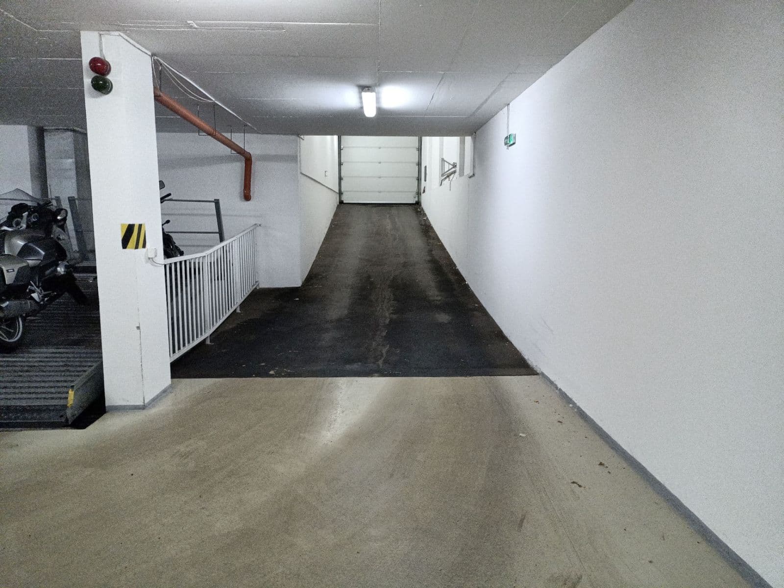 Prenájom garáže 10 m², Chelčického, Praha, Praha Prenájom garáže 10 m², Chelčického, Praha, Praha