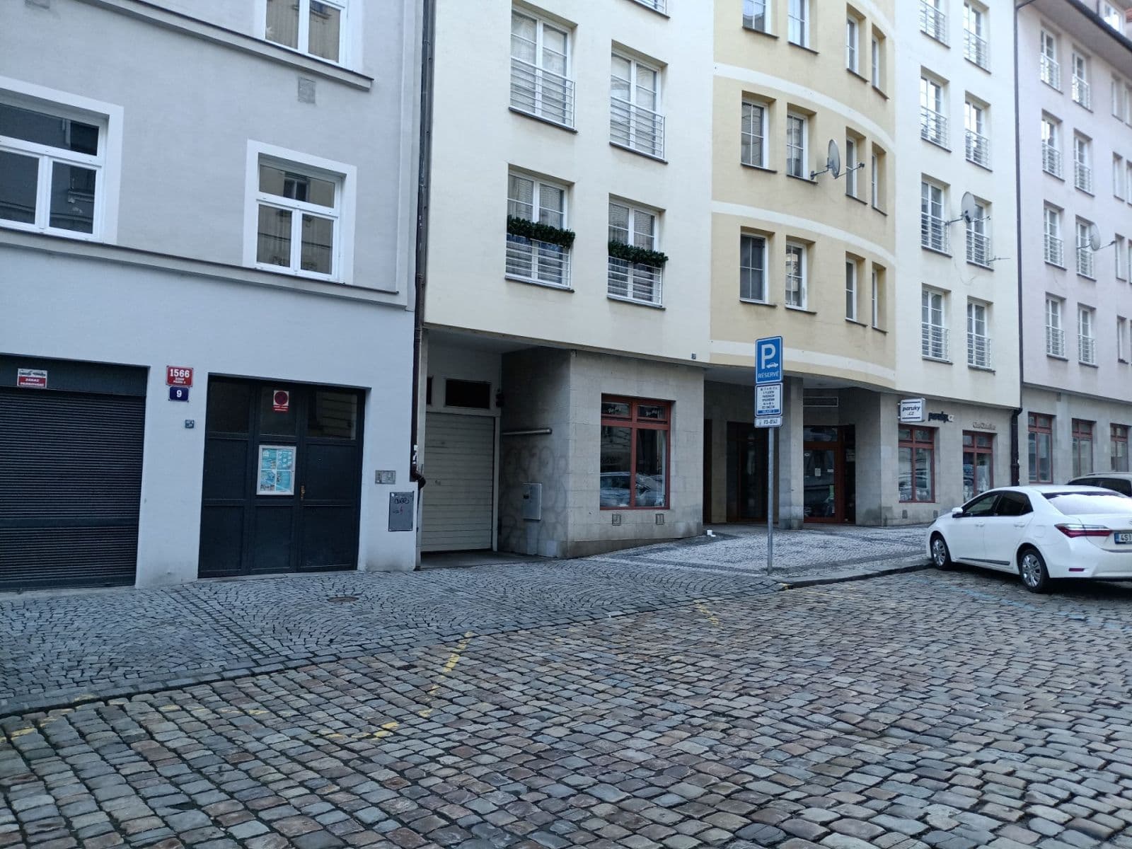 Prenájom garáže 10 m², Chelčického, Praha, Praha Prenájom garáže 10 m², Chelčického, Praha, Praha