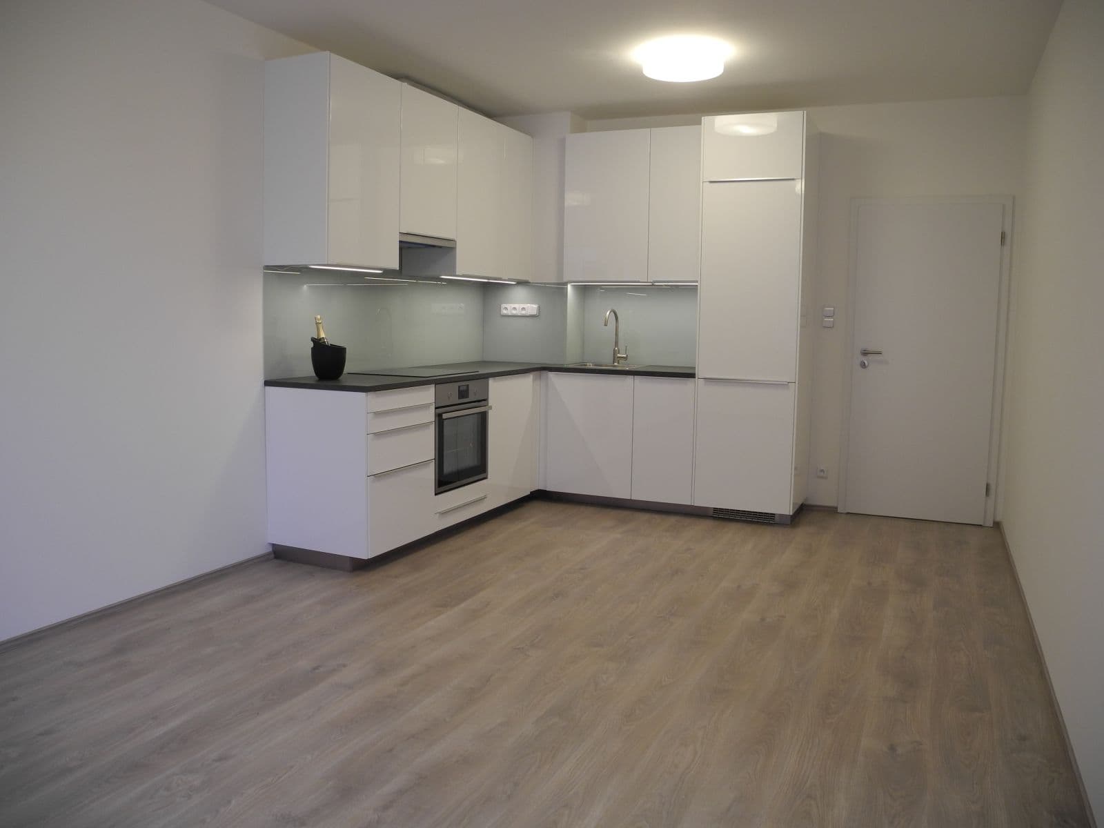 Prenájom bytu 2-izbový 50 m², Padovská, Praha, Praha Prenájom bytu 2-izbový 50 m², Padovská, Praha, Praha