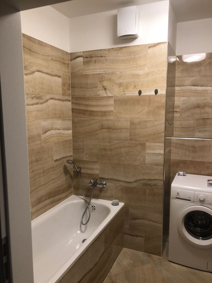 Prenájom bytu 2-izbový 50 m², Padovská, Praha, Praha Prenájom bytu 2-izbový 50 m², Padovská, Praha, Praha