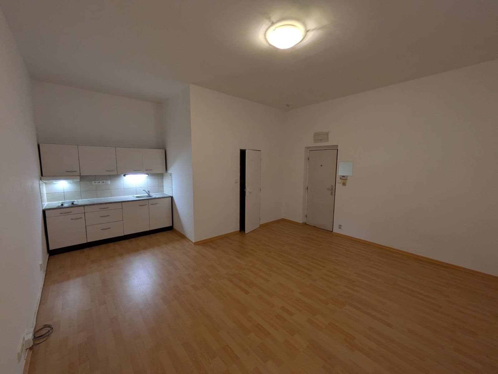 Prenájom bytu 1-izbový 28 m², Lounská, Teplice, Ústecký kraj Prenájom bytu 1-izbový 28 m², Lounská, Teplice, Ústecký kraj