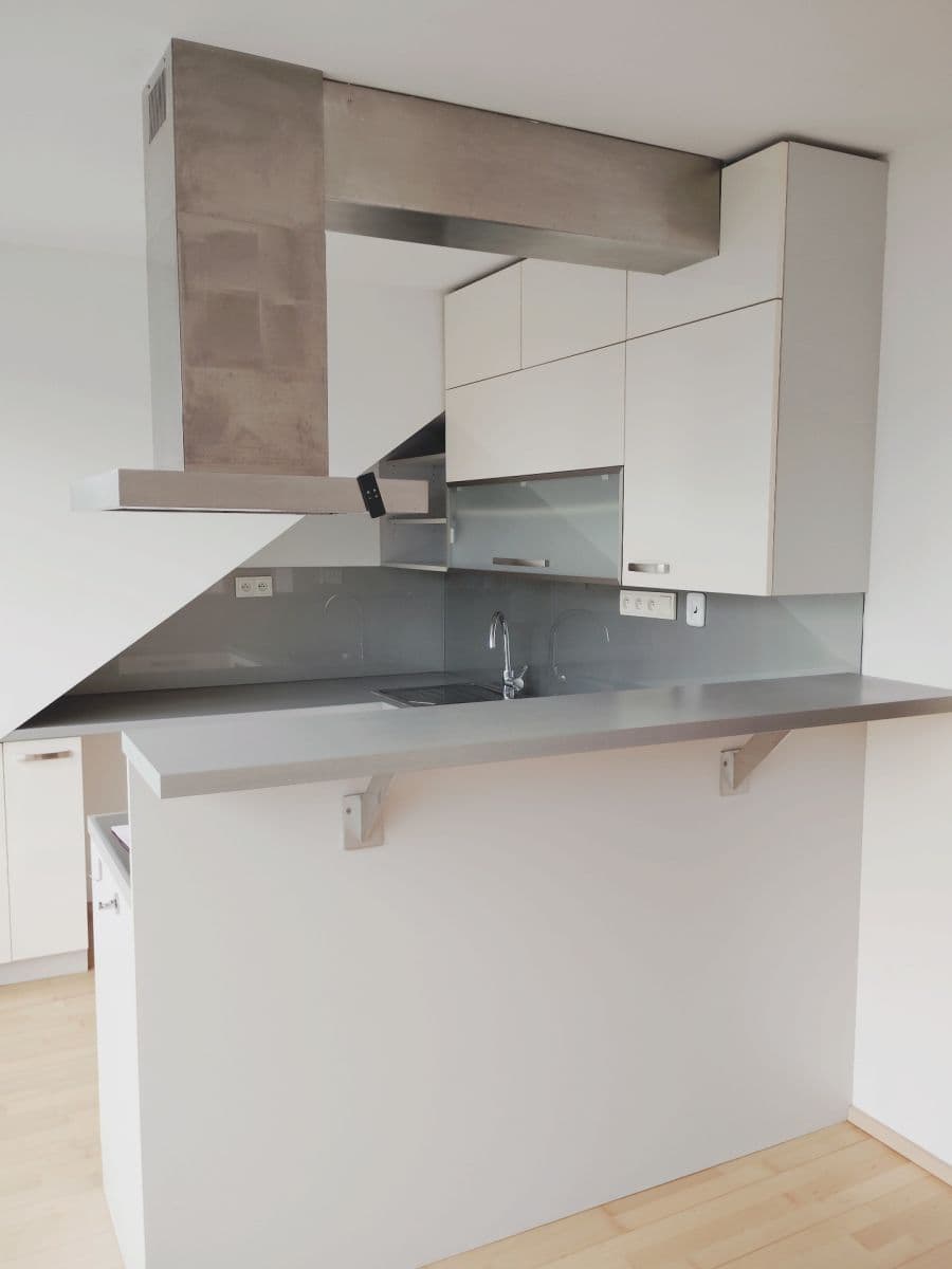 Prenájom bytu 1-izbový 44 m², Hutařova, Brno, Jihomoravský kraj Prenájom bytu 1-izbový 44 m², Hutařova, Brno, Jihomoravský kraj