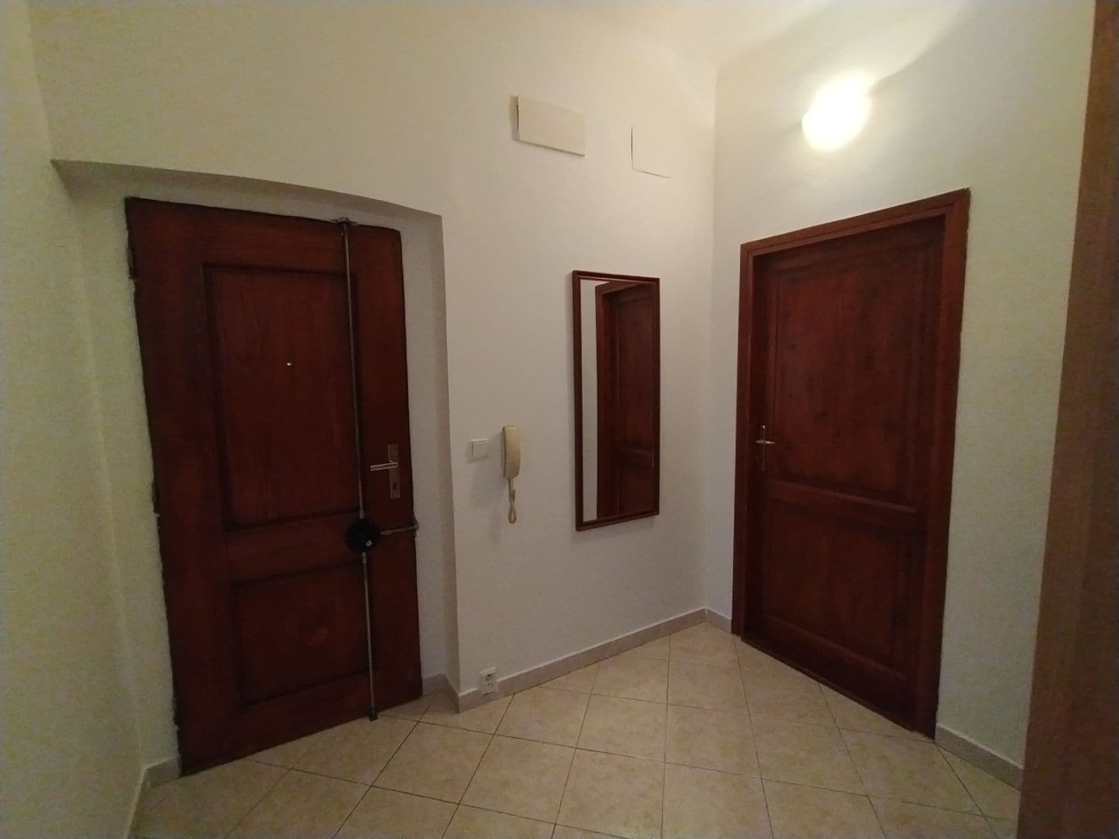 Prenájom bytu 2-izbový 55 m², Roháčova, Praha, Praha Prenájom bytu 2-izbový 55 m², Roháčova, Praha, Praha