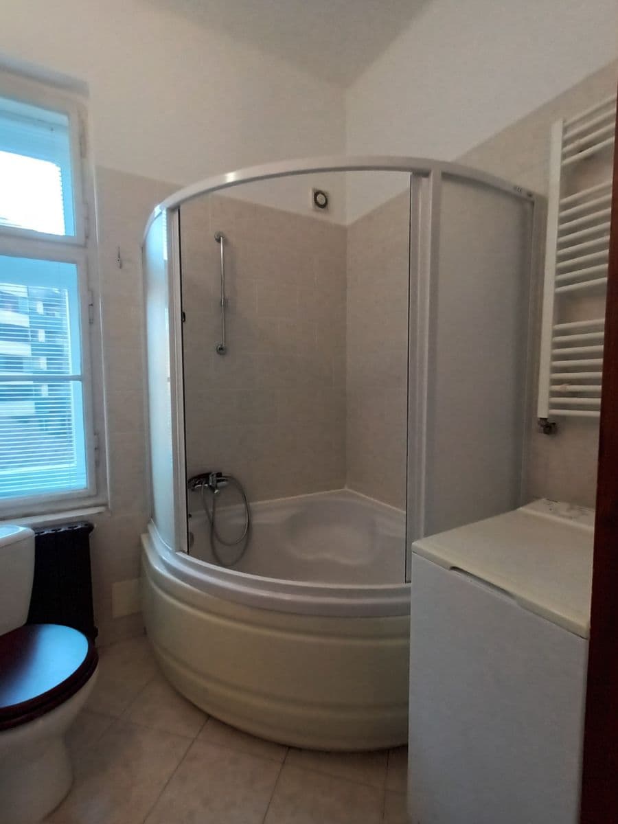 Prenájom bytu 2-izbový 55 m², Roháčova, Praha, Praha Prenájom bytu 2-izbový 55 m², Roháčova, Praha, Praha