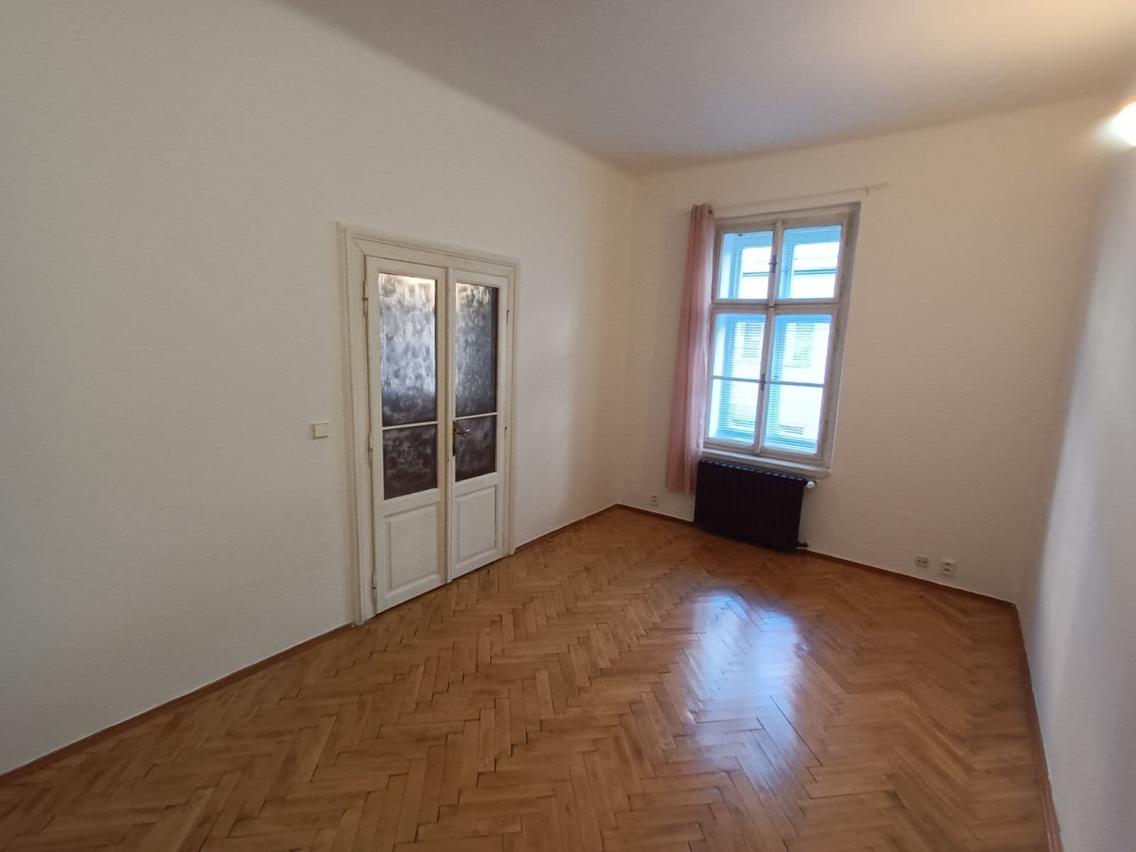 Prenájom bytu 2-izbový 55 m², Roháčova, Praha, Praha Prenájom bytu 2-izbový 55 m², Roháčova, Praha, Praha